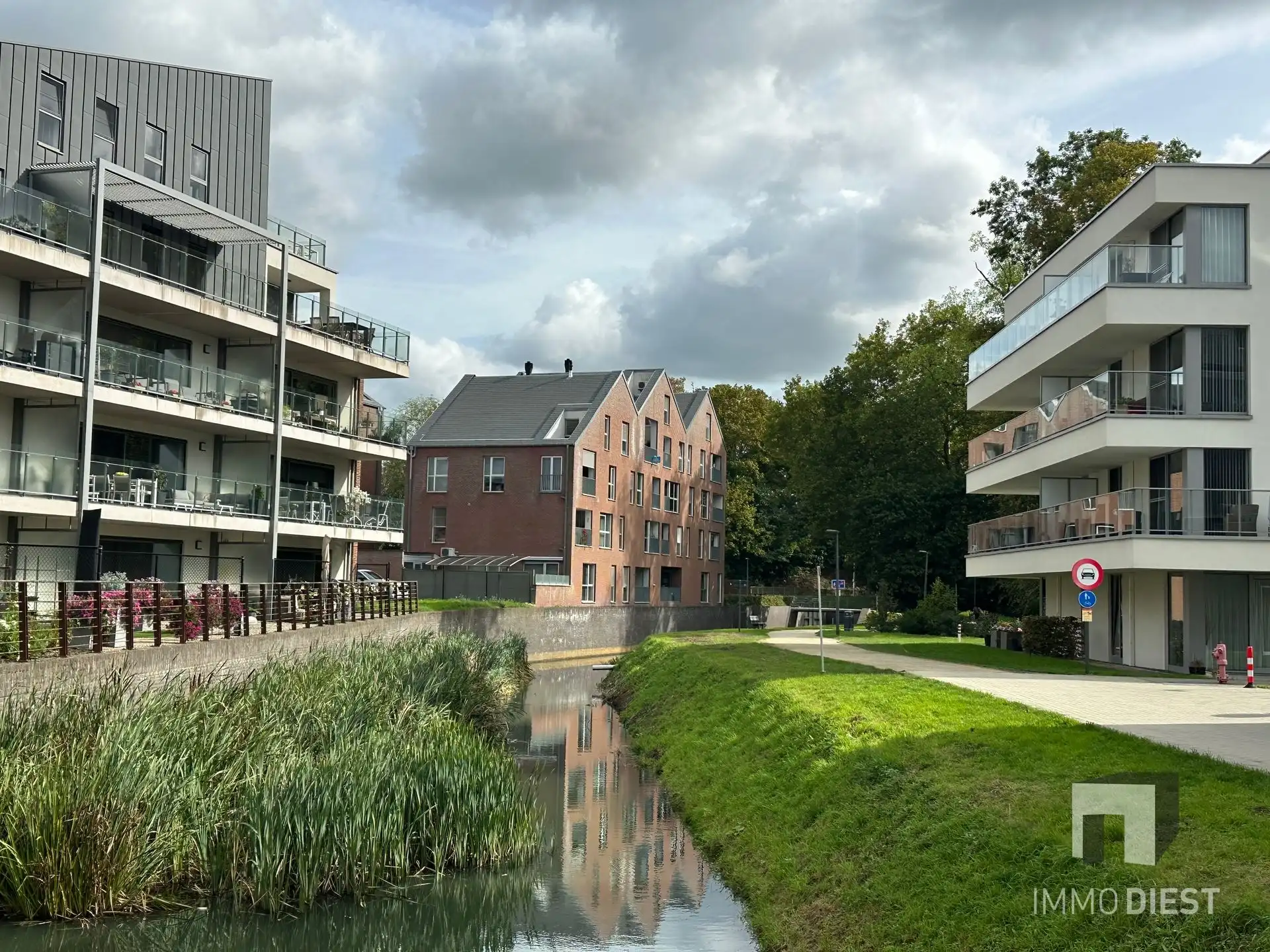 Knappe duplex met zicht op park en Demer - 3 slpks en parking foto 32
