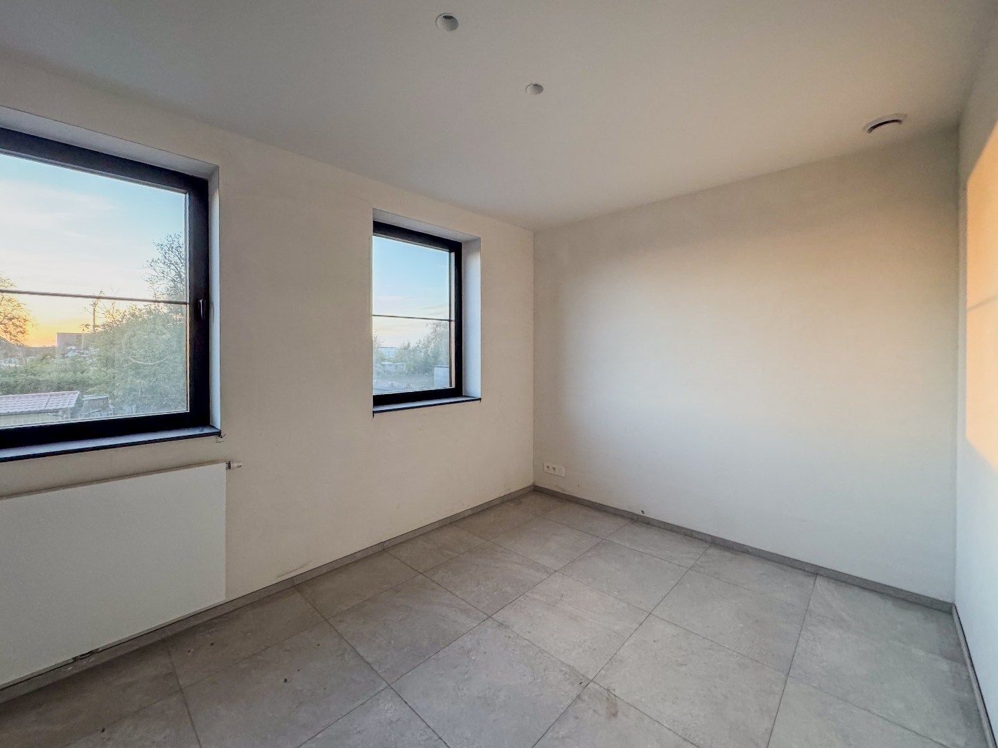 Energiezuinige nieuwbouwwoning met 3 slaapkamers, ruime garage en tuin. foto 16