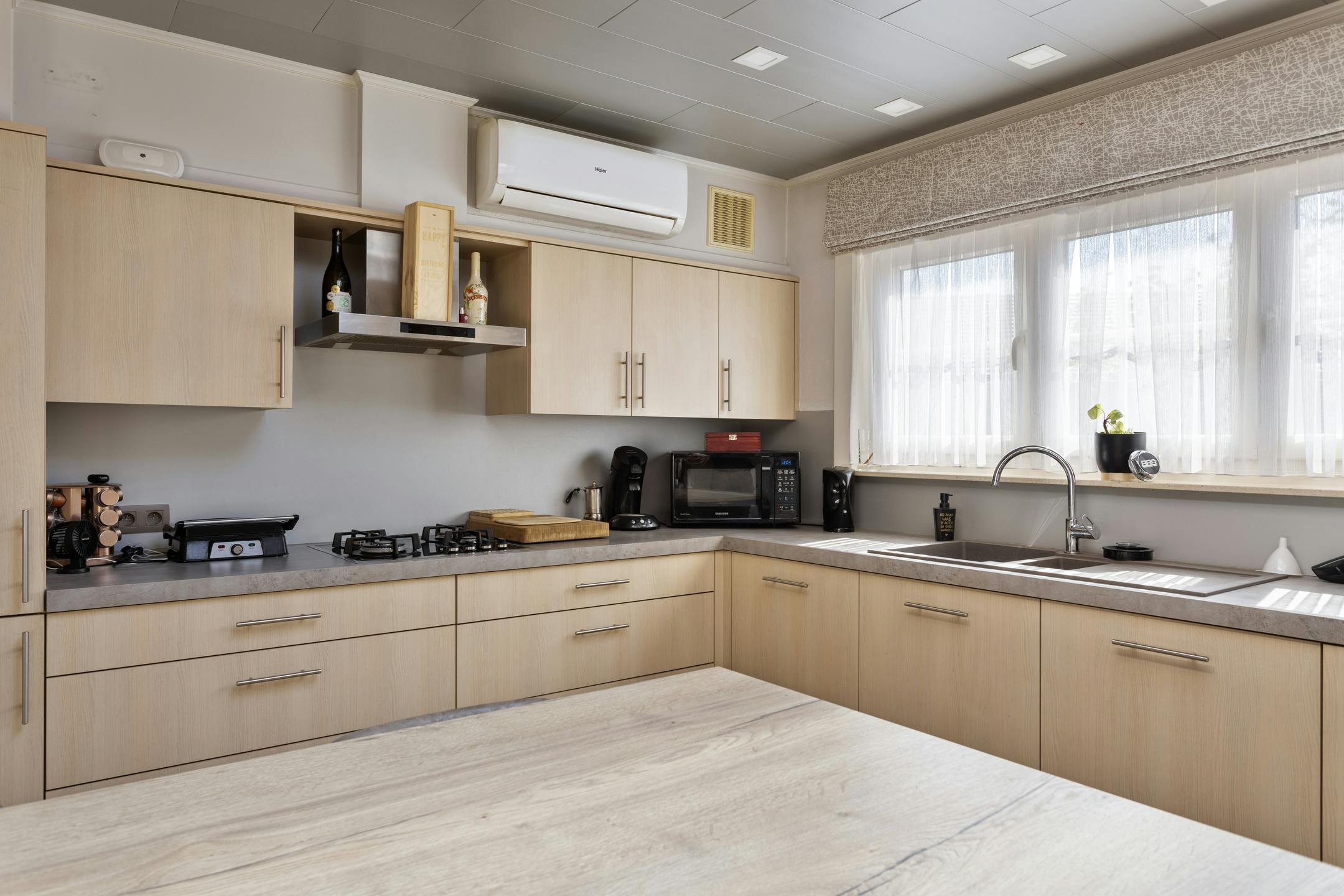 Op te frissen huis in het centrum van Kruibeke met garage foto 23