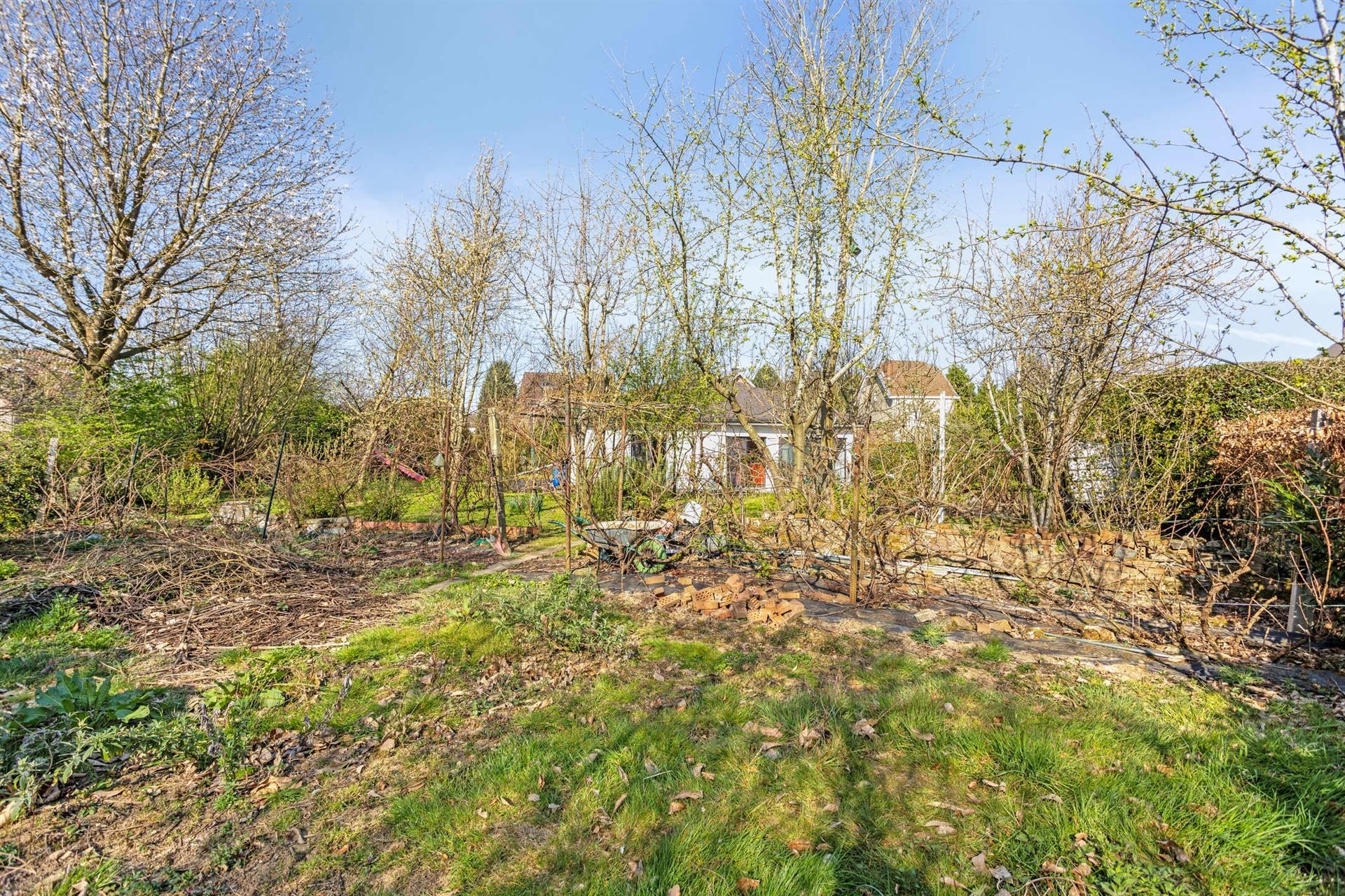 Charmante bungalow op een prachtig perceel in rustige wijk foto 23