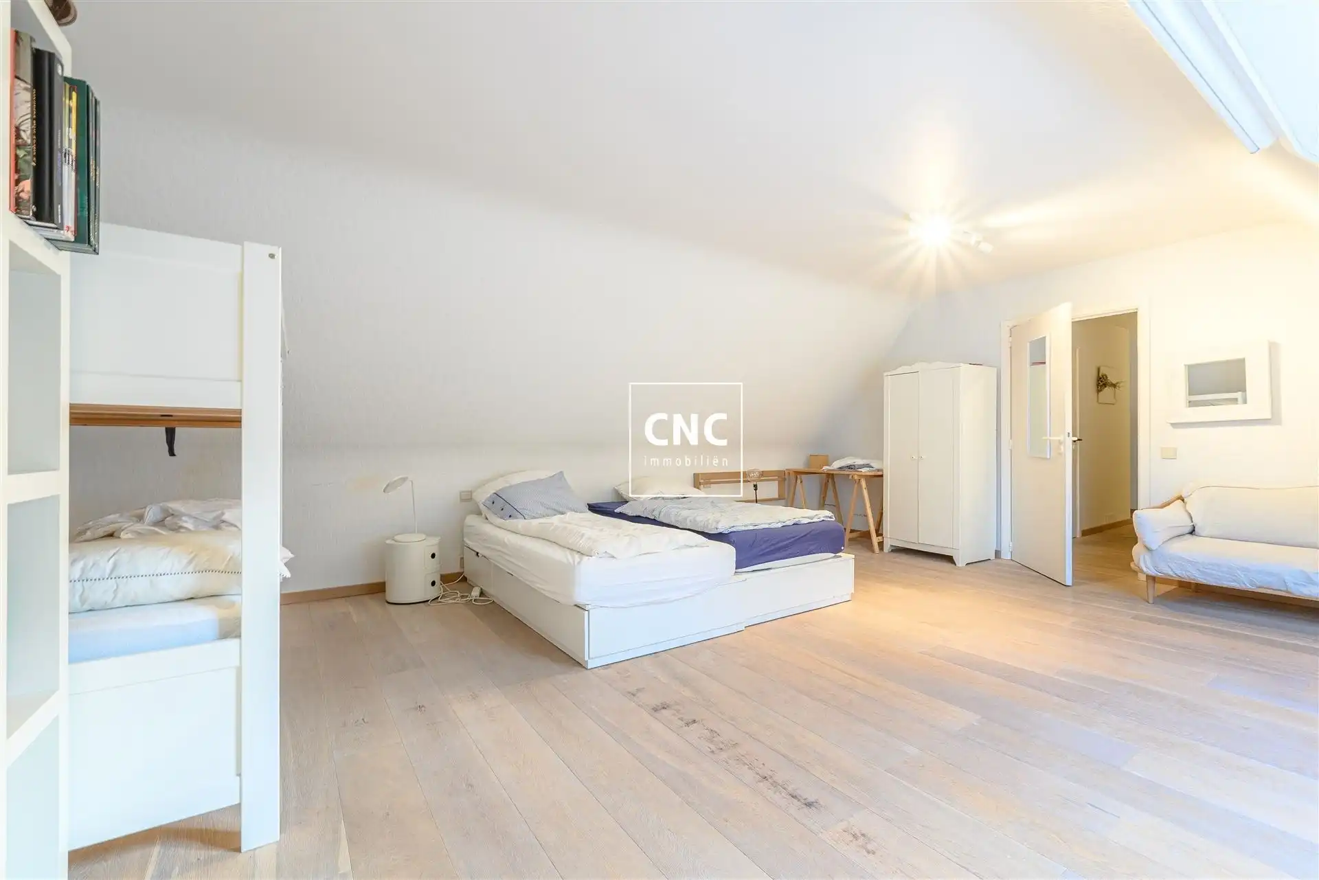 Alleenstaande villa met zuidgerichte tuin in de Oosthoek foto 15