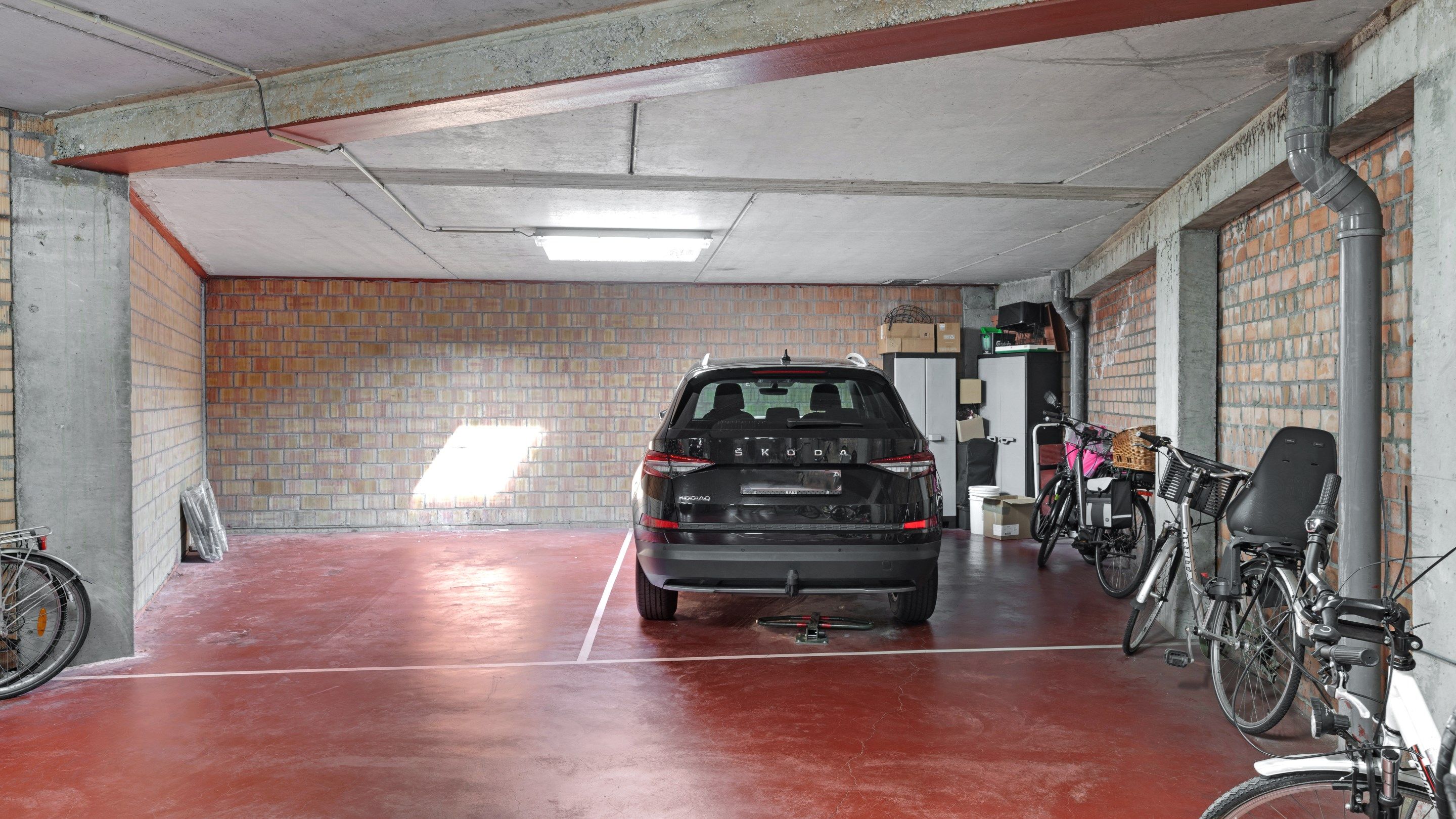 Vernieuwd appartement met parkeerplaats inbegrepen foto 16