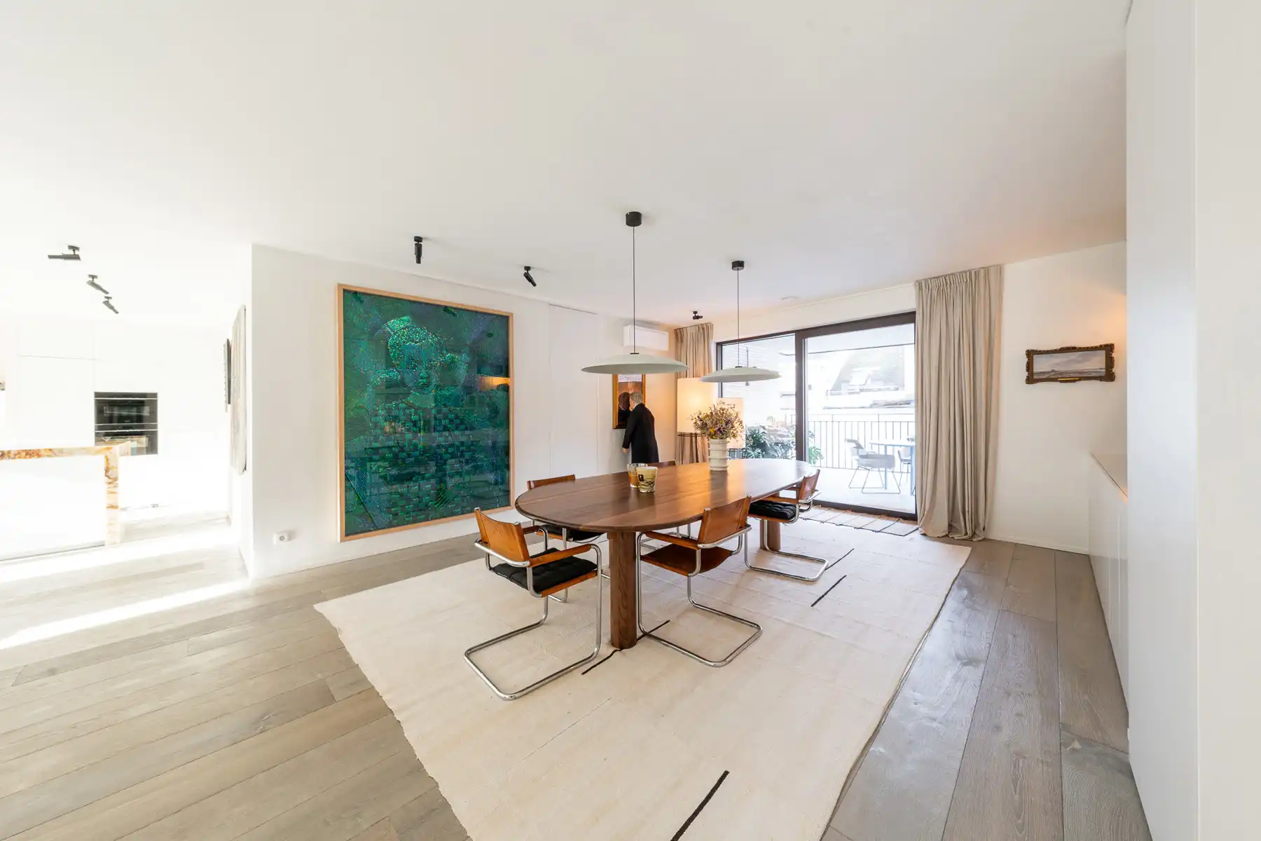 Riant luxe appartement met Parijse charme aan De Graanmarkt foto 5