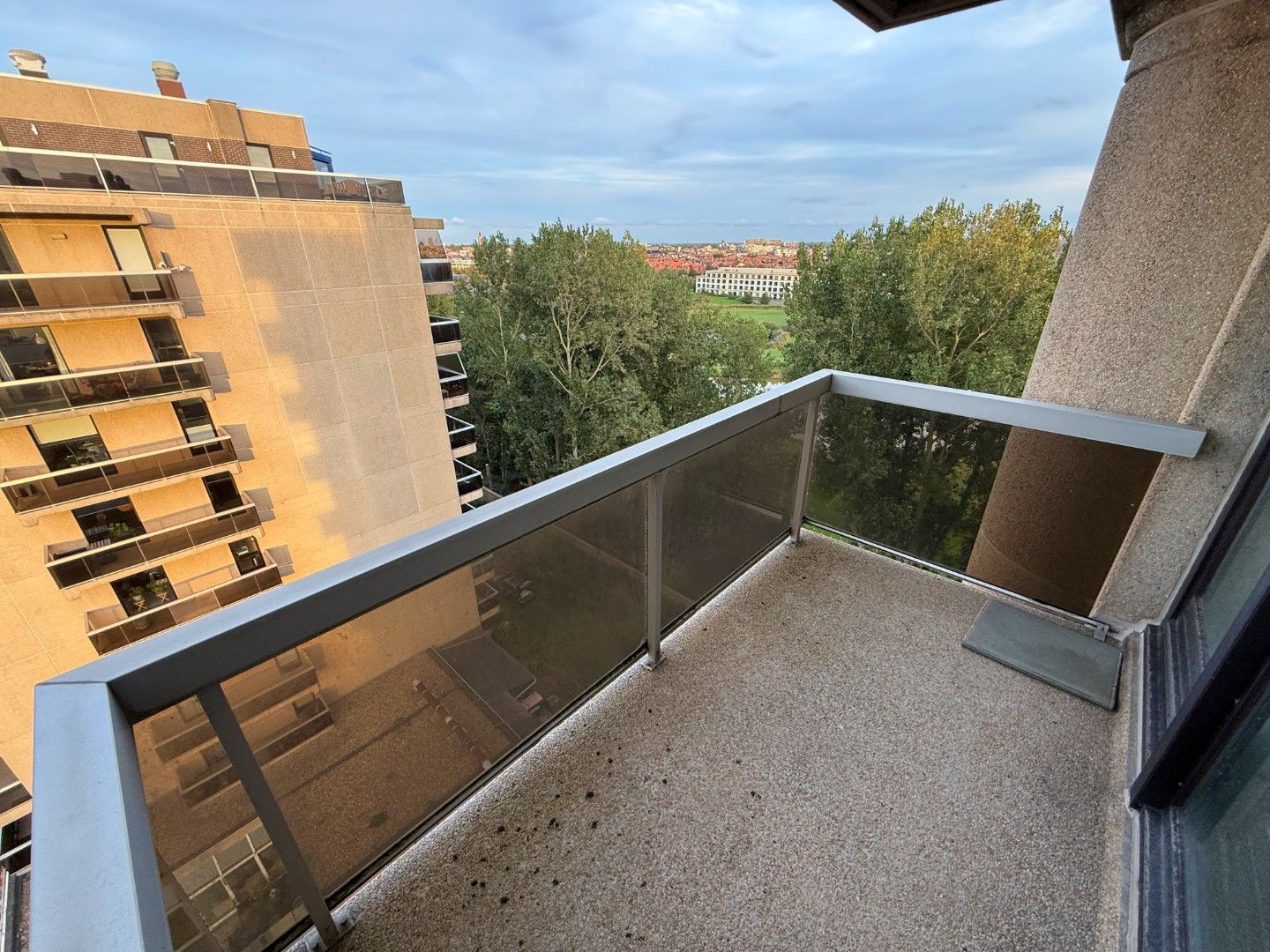 Ruim & energiezuinig appartement met frontaal zeezicht. foto 11