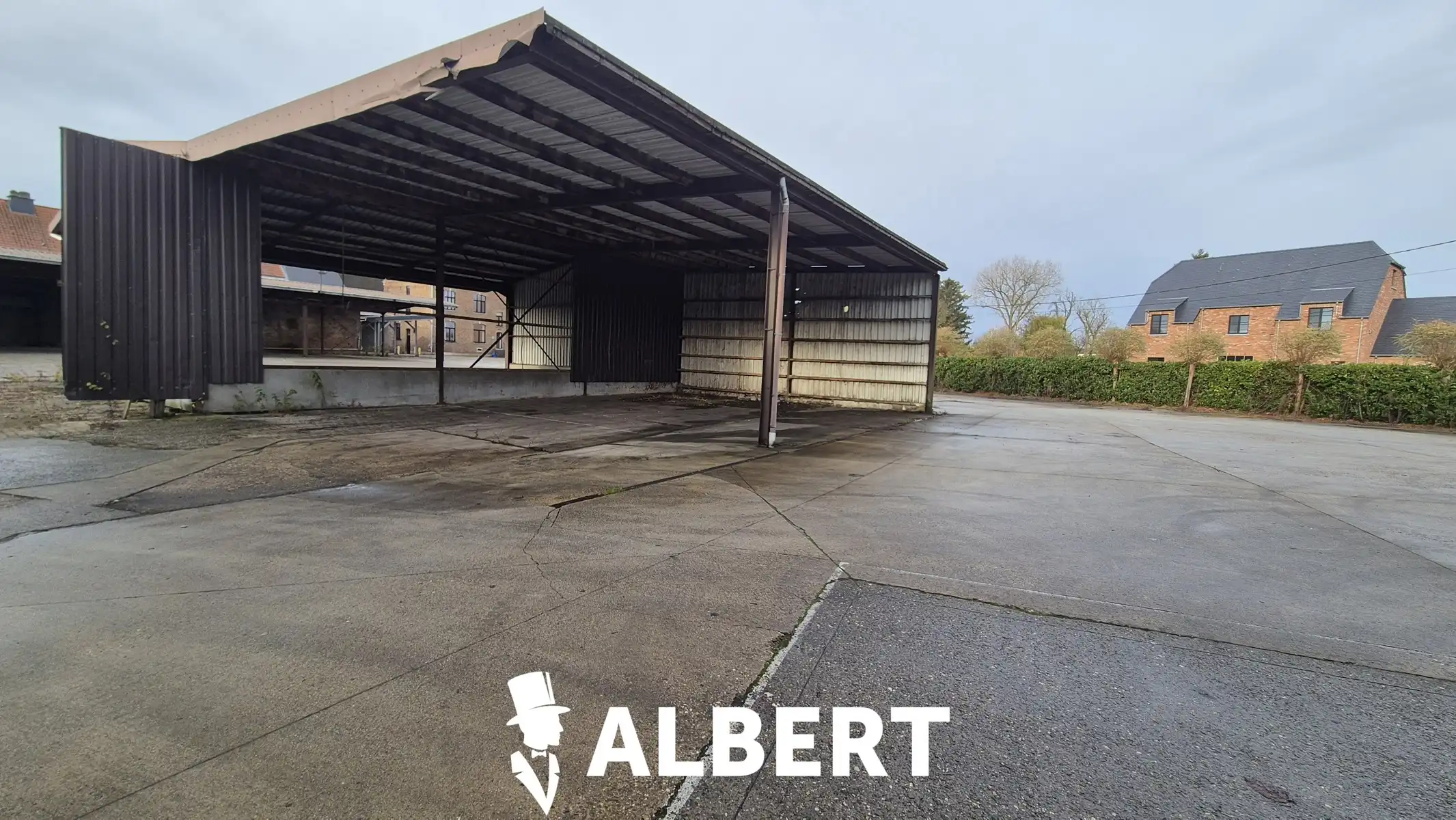 Unit 3 : gesloten loods met burelen foto 4