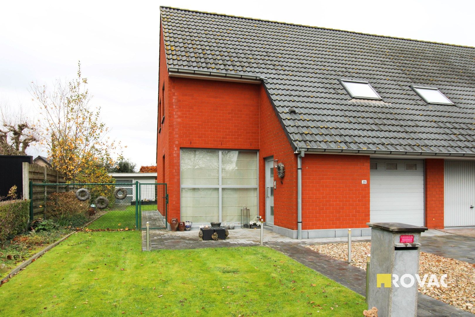 Rustig gelegen woning met tuin en garage! foto {{pictureIndex}}