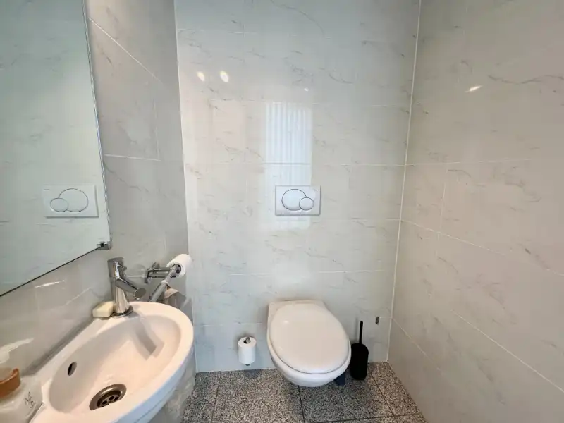 Exclusieve penthouse met 2 slaapkamers, royaal zonneterras en uniek groen uitzicht foto 15