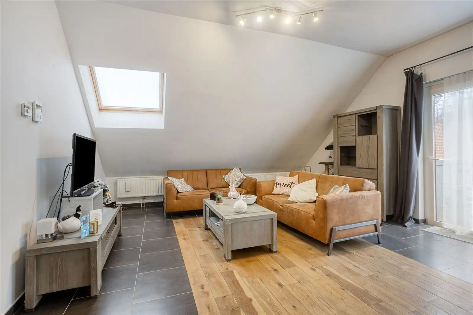 Ruim appartement met 2 slaapkamers te koop foto 4