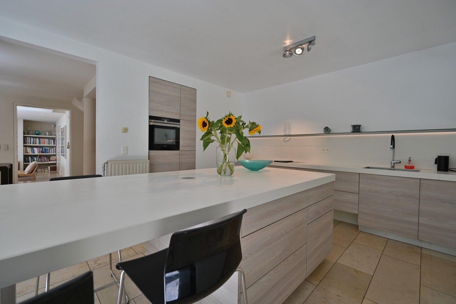 Wonen & Werken: Royale woning met aparte praktijkruimte in een groene, bereikbare omgeving te Zutendaal foto 12