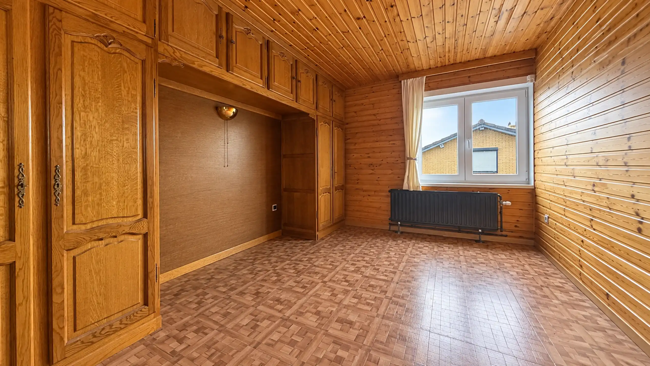Ruime gezinswoning op 8 are met 5 slaapkamers op toplocatie! foto 34