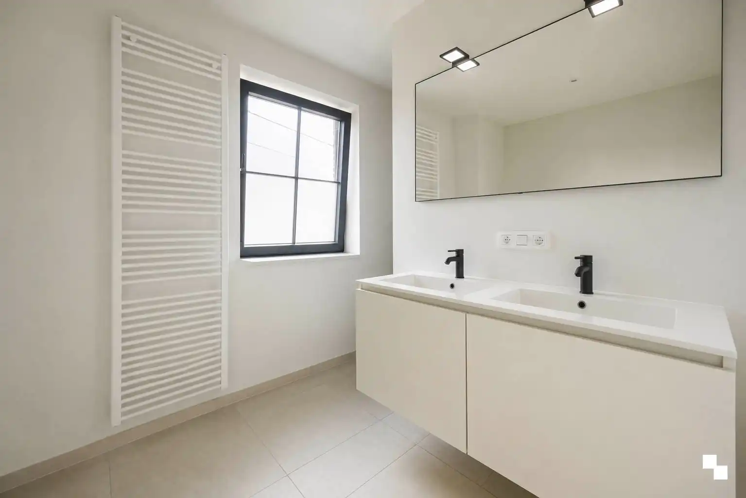 Prachtige nieuwbouwwoning op rustige locatie foto 9