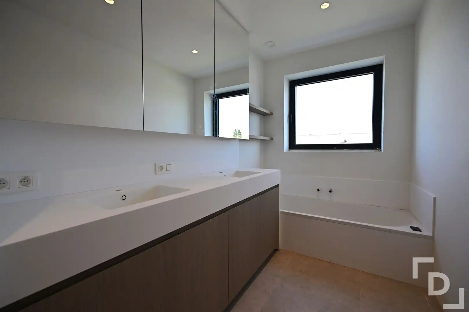 Nieuwbouw bel-etage met 4 slaapkamers en ruime tuin foto 8
