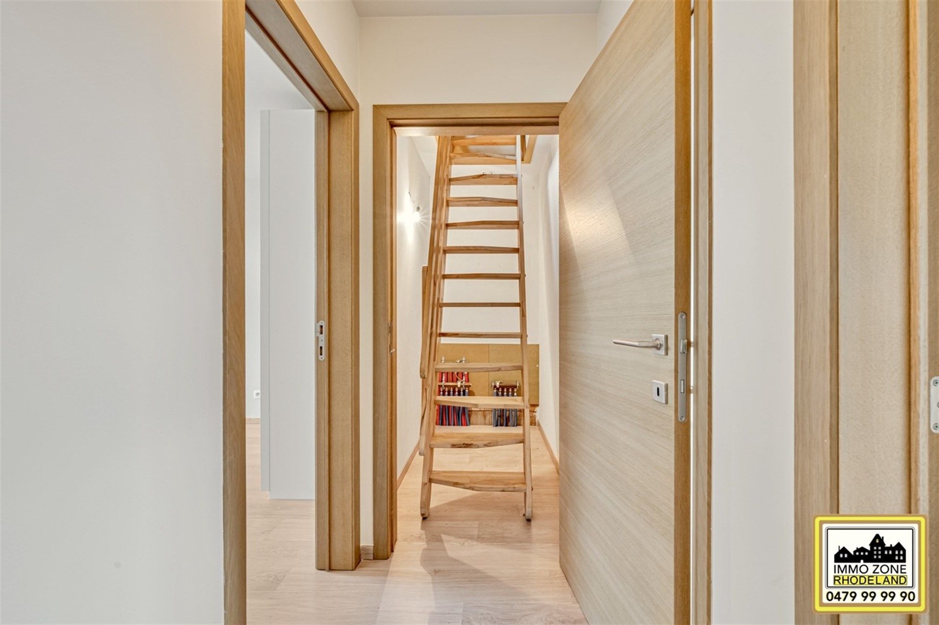 Prachtige instapklare woning met 4 slpks, garage en tuin foto 21