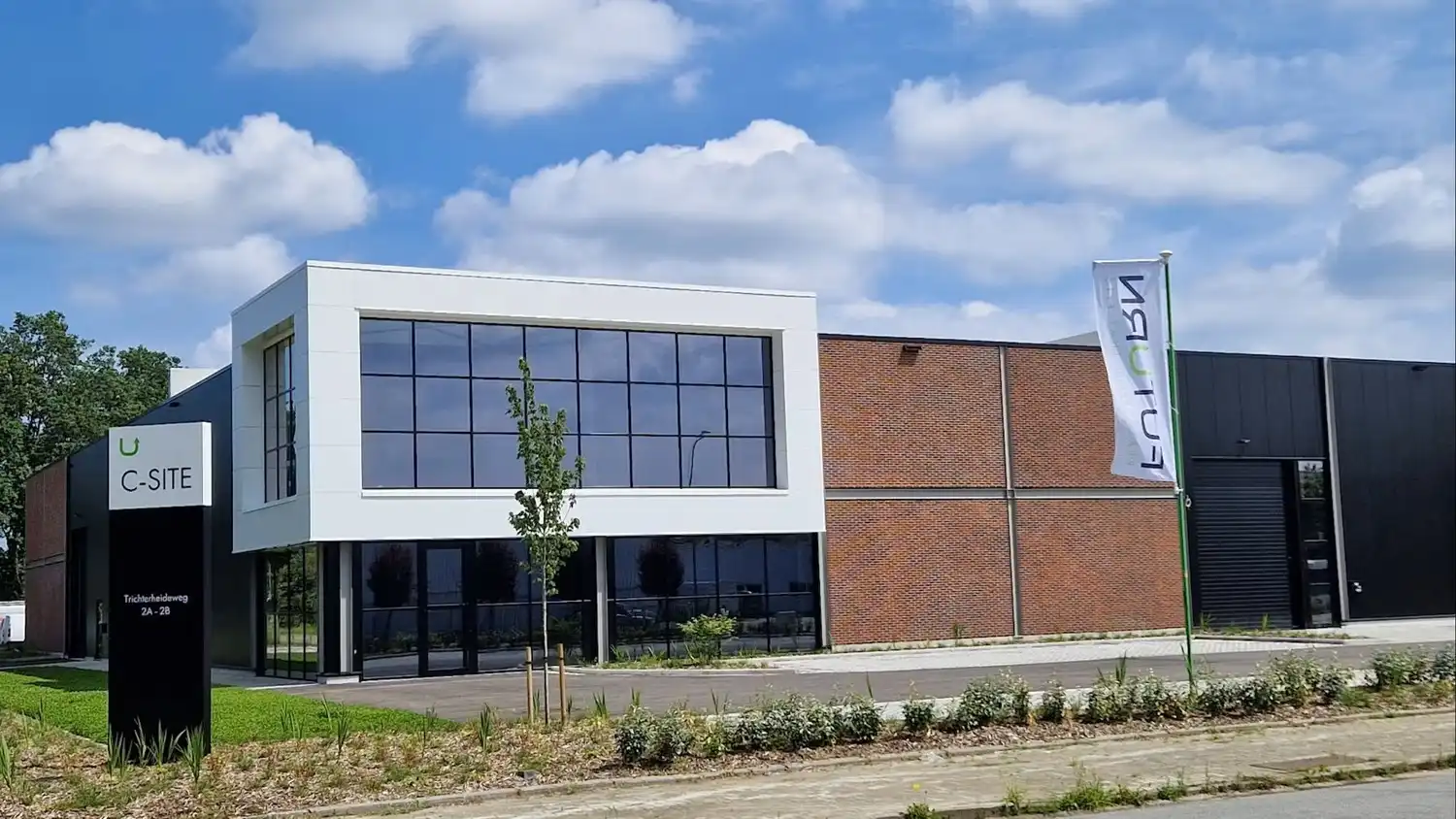 KMO-unit 1 van 1174m² foto 2