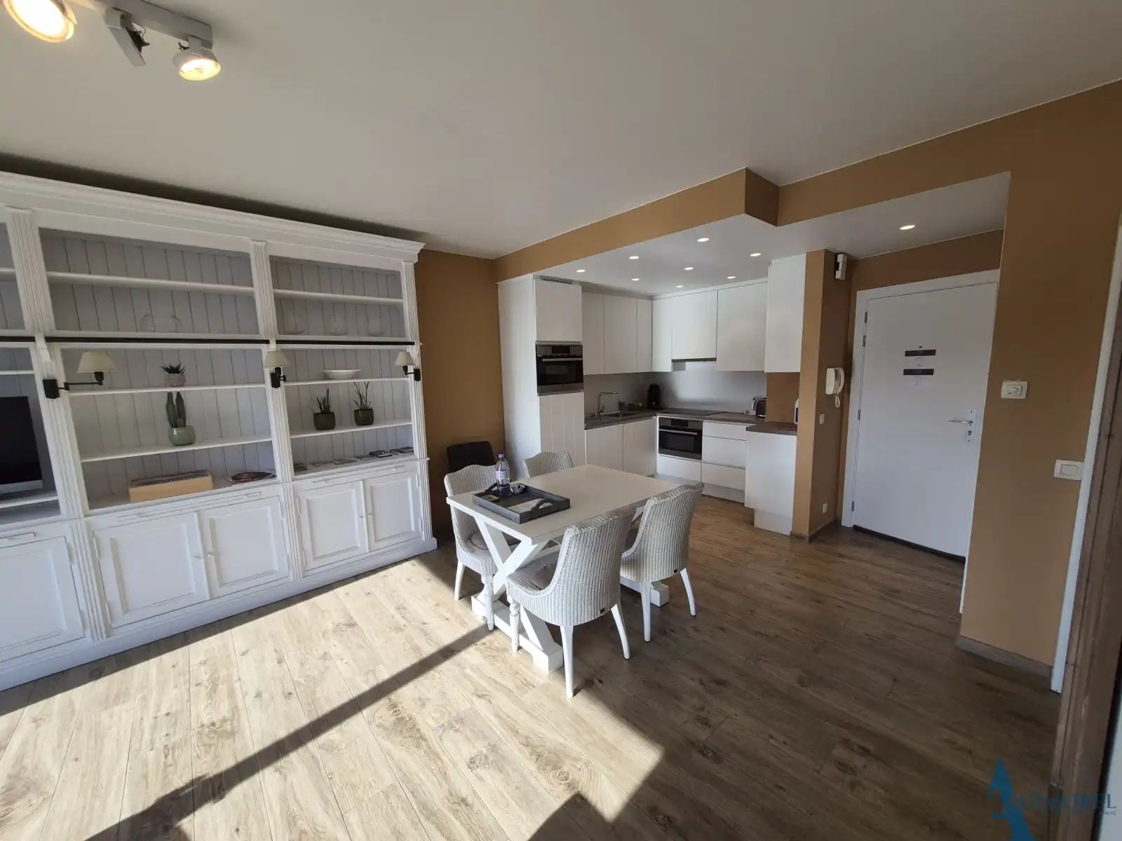 Charmant  en zeer verzorgd 1 slaapkamer-appartement op de Nellenslaan. foto 3