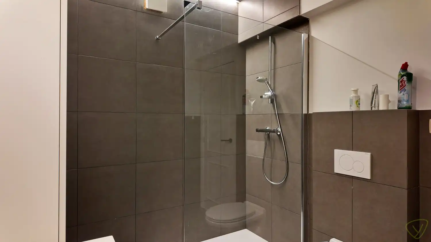 Ruim appartement met 3 slaapkamers en open zicht foto 11