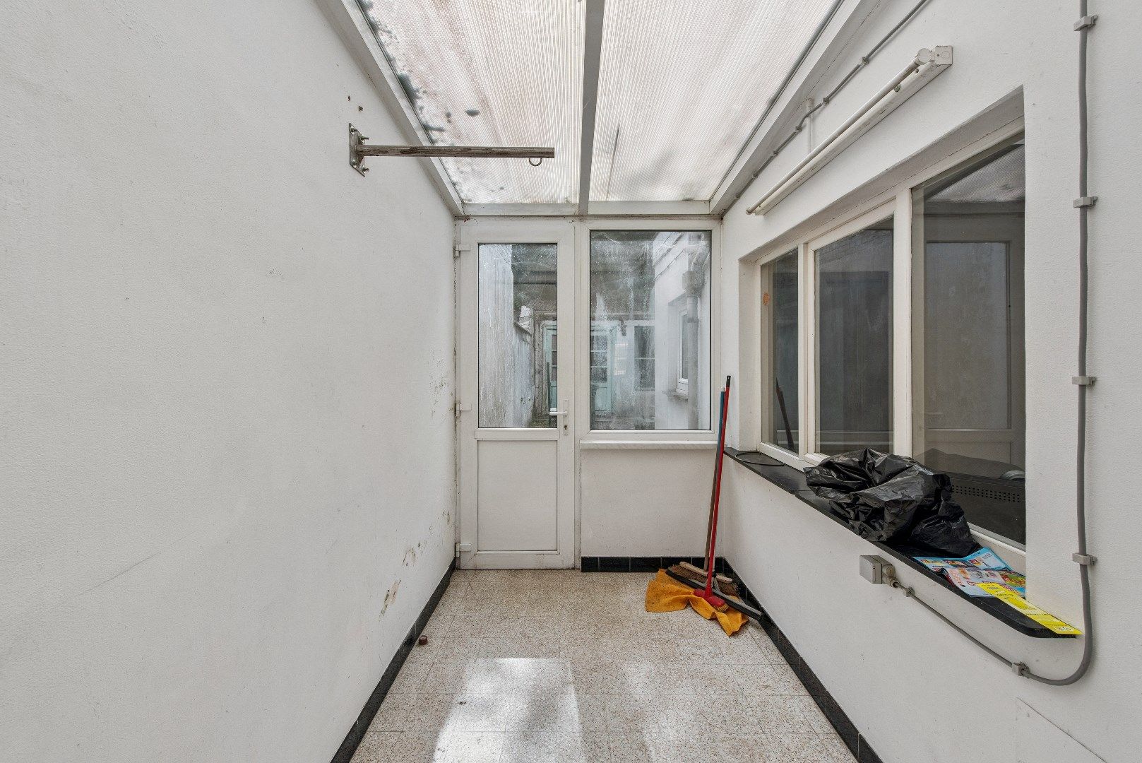 Te renoveren rijwoning nabij stadscentrum foto 9