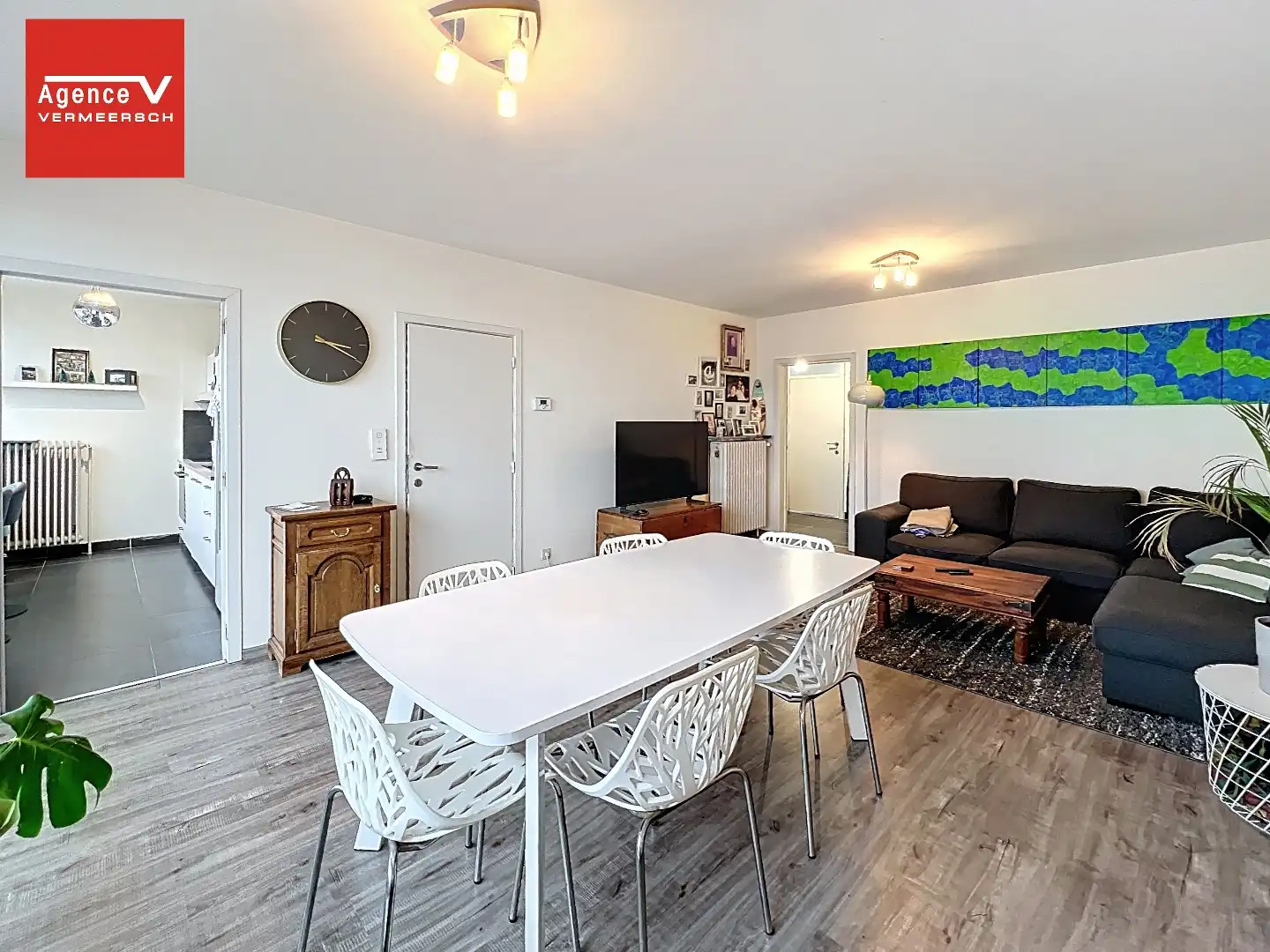 Ruim instapklaar 3 slkr appartement inclusief autostaanplaats in gebouw.  foto 3