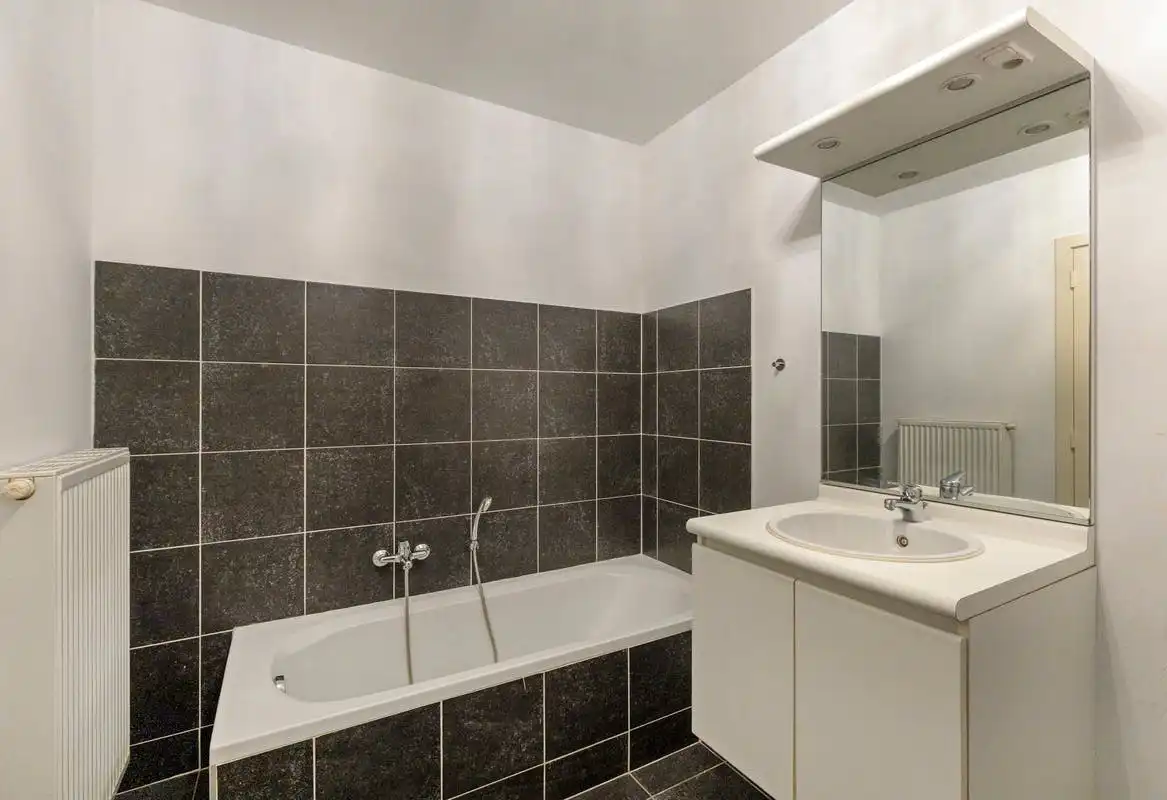Verzorgd 2-slaapkamerappartement te koop in Kortrijk foto 7