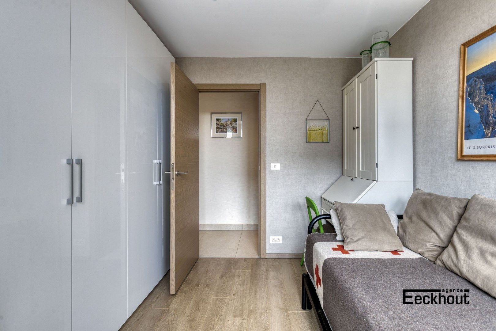 Instapklaar & modern 3 slaapkamer-appartement met zéér ruim zonneterras (45m²) te Bredene-Duinen! foto 13