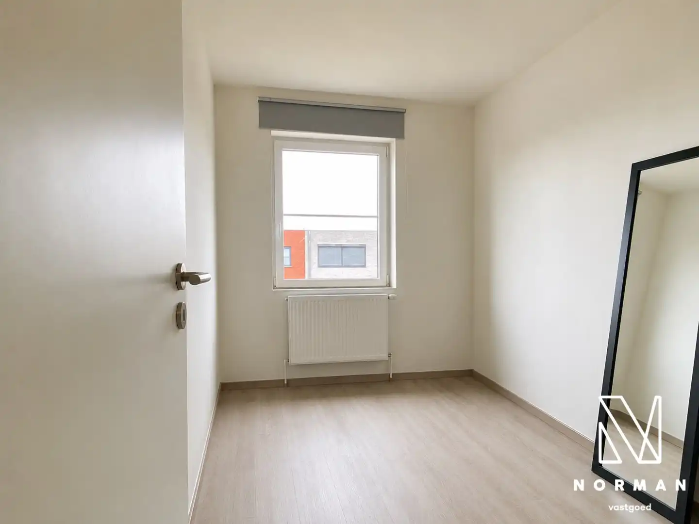 Recente woning in rustige buurt met 3 slaapkamers, zuidwest gerichte tuin en carport in Beveren-Leie foto 8