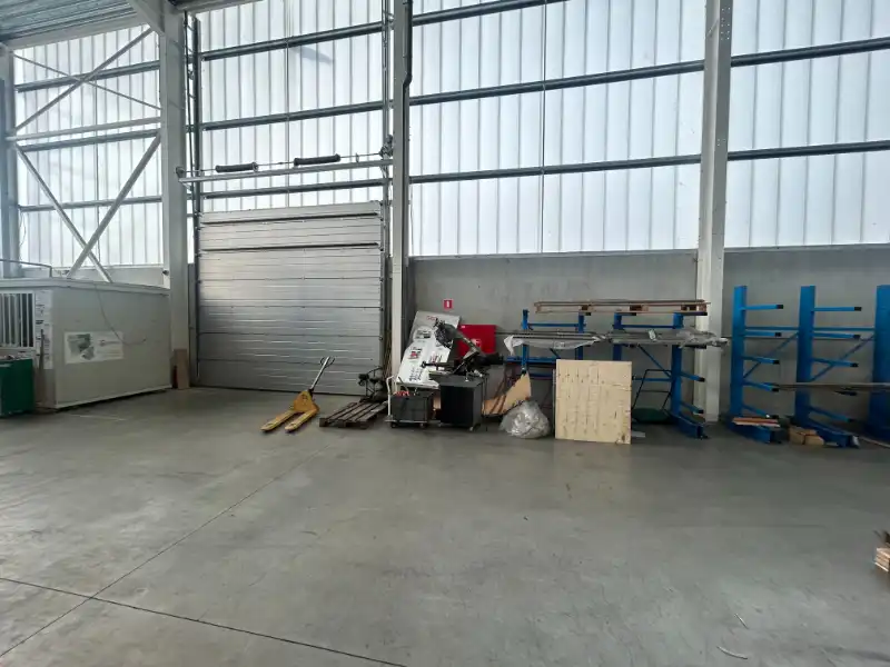 Recent magazijn van 1.062 m² met 2 sectionaalpoorten op toplocatie in Oostakker foto 8