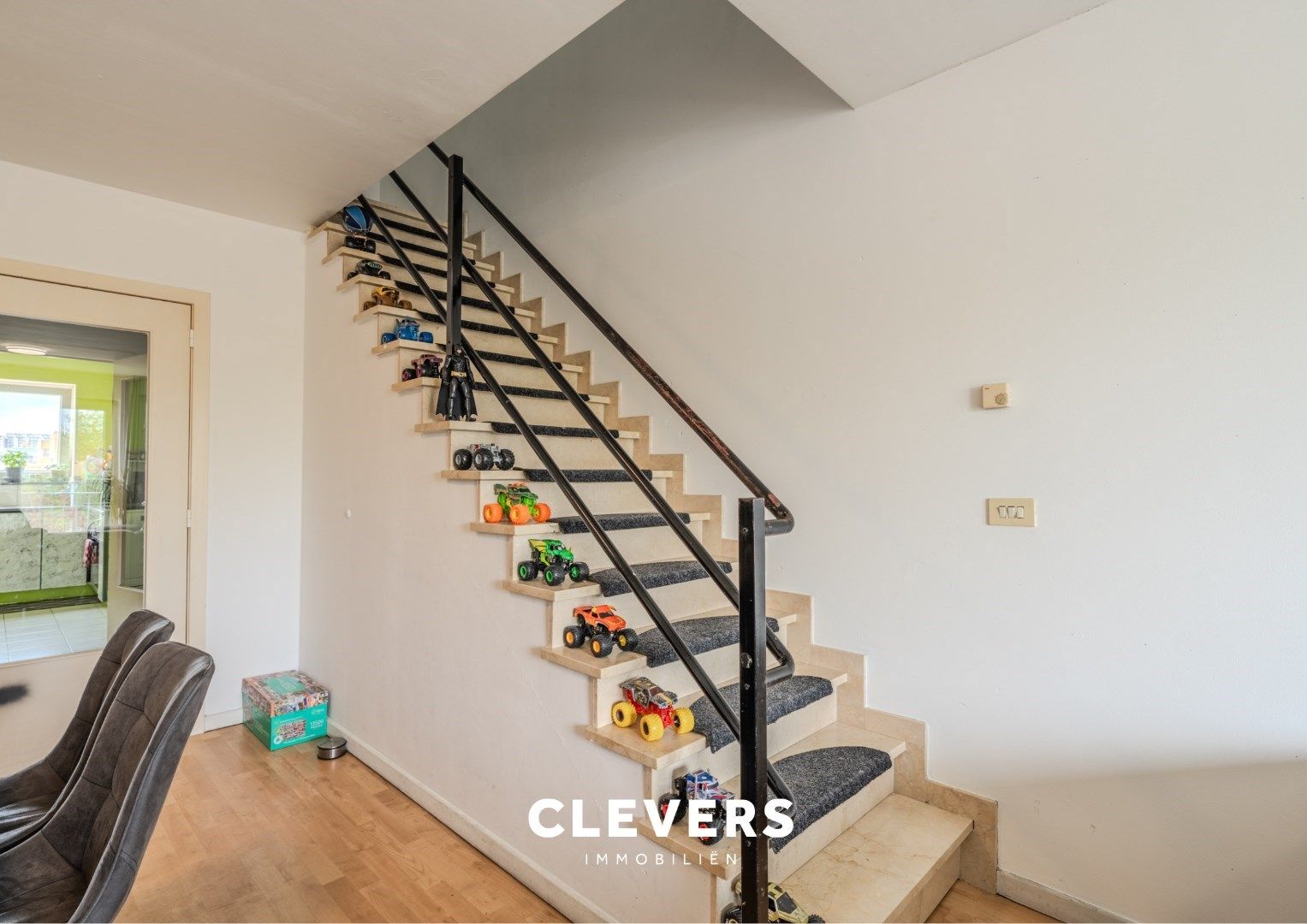 Opbrengsteigendom met 3 appartementen en 2 garages foto 5