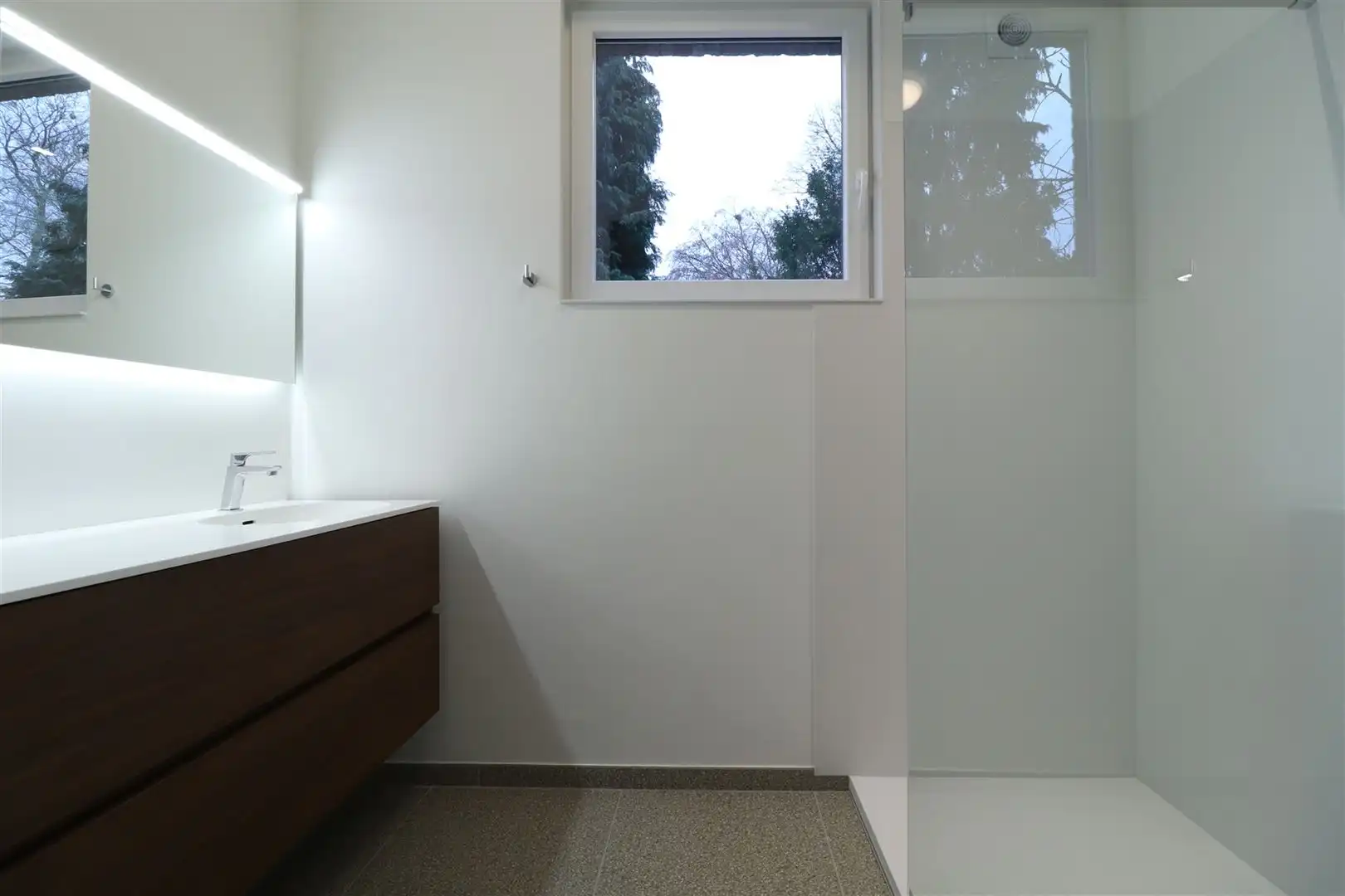 Gelijkvloers appartement met tuin  foto 13