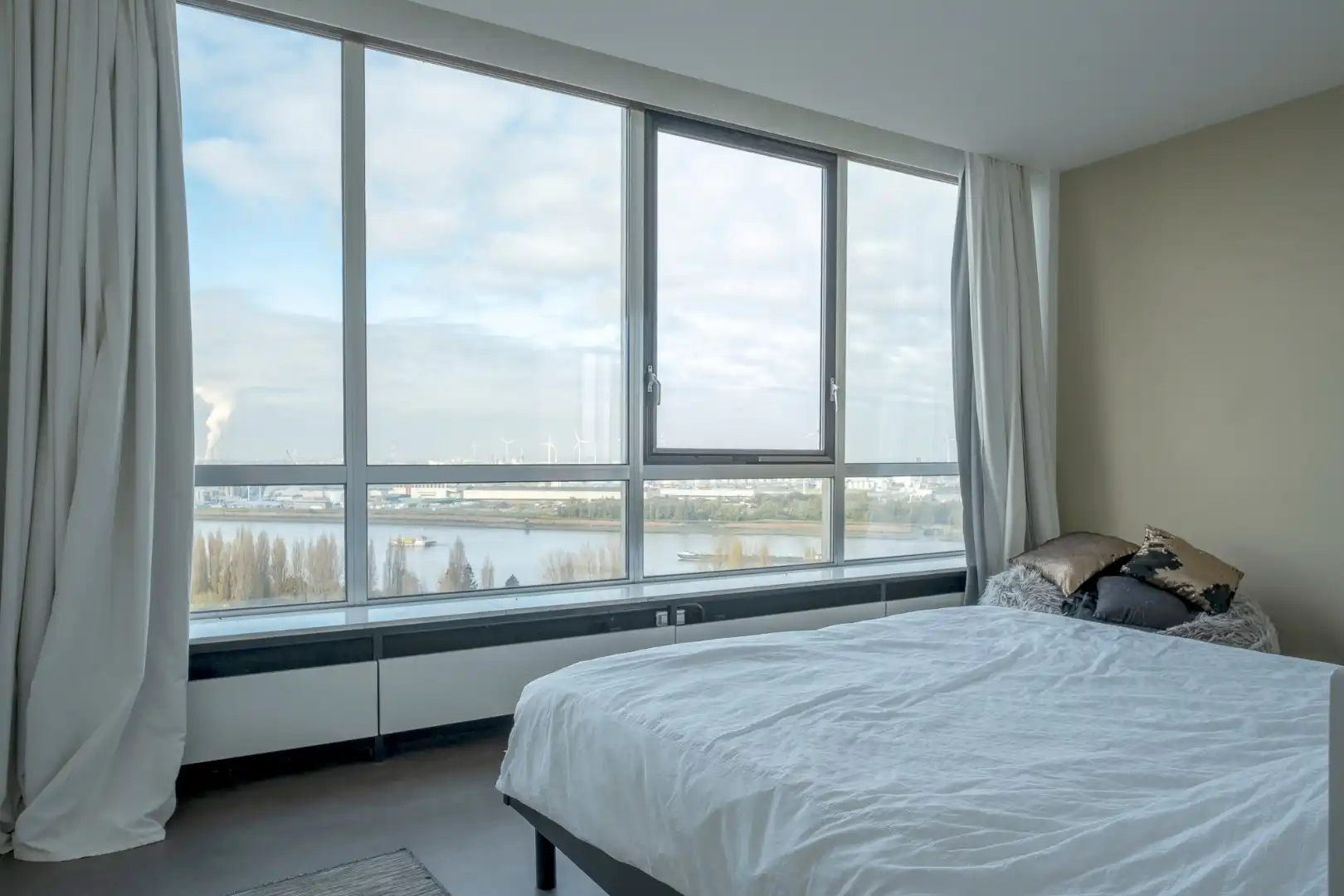 Gemeubeld appartement met prachtig uitzicht foto 13