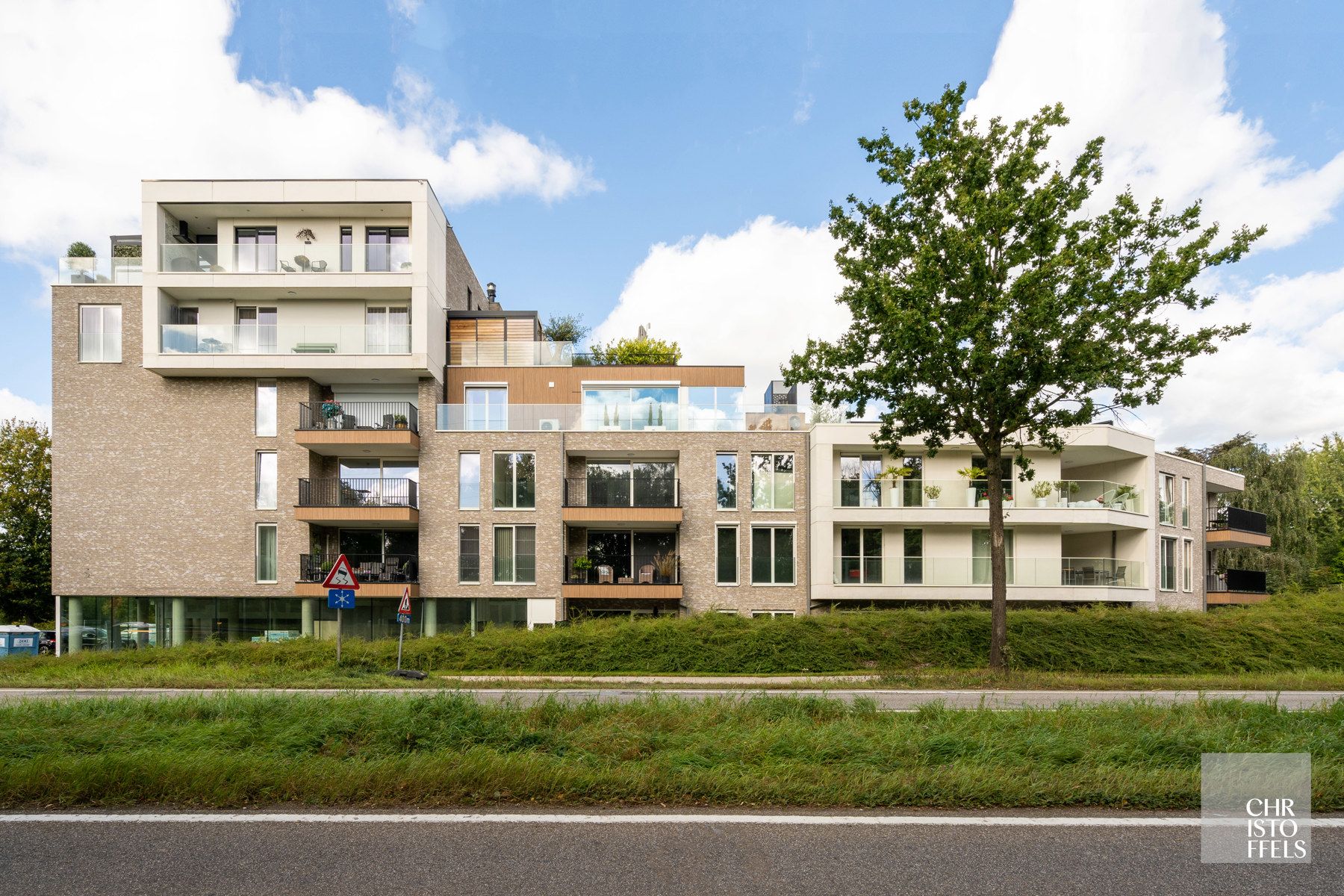 Modern en energiezuinig 2-slaapkamerappartement te Lanaken! foto 15