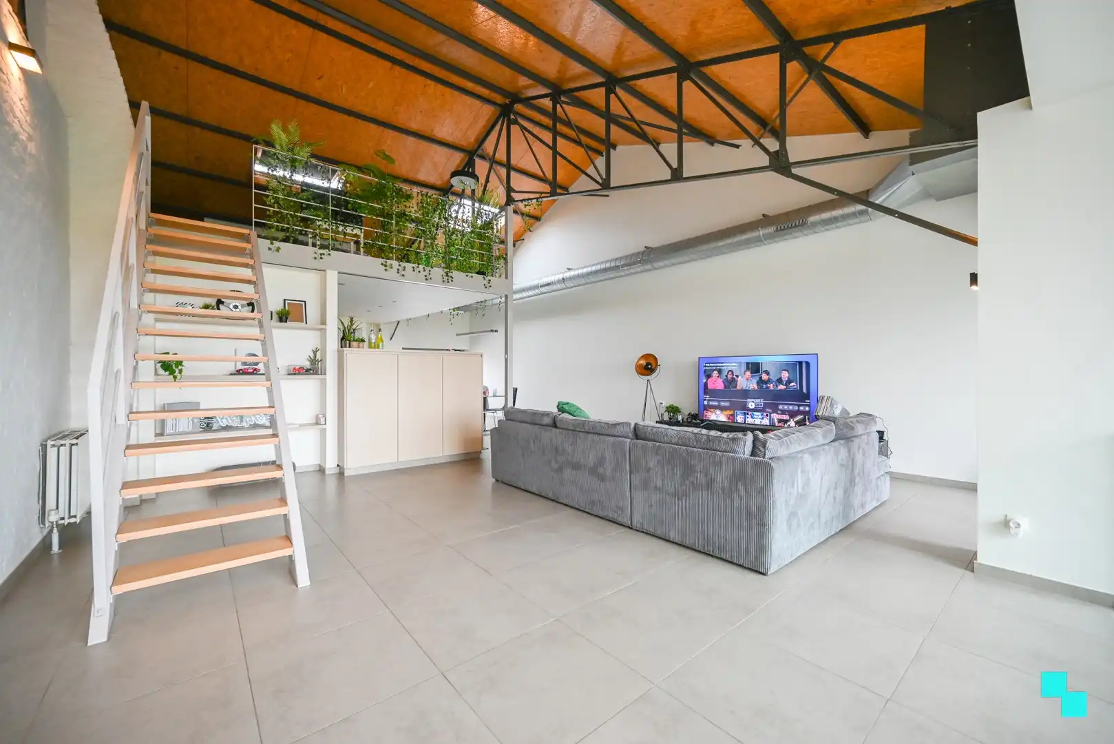 Verrassend ruim duplex appartement in Ooigem foto 2