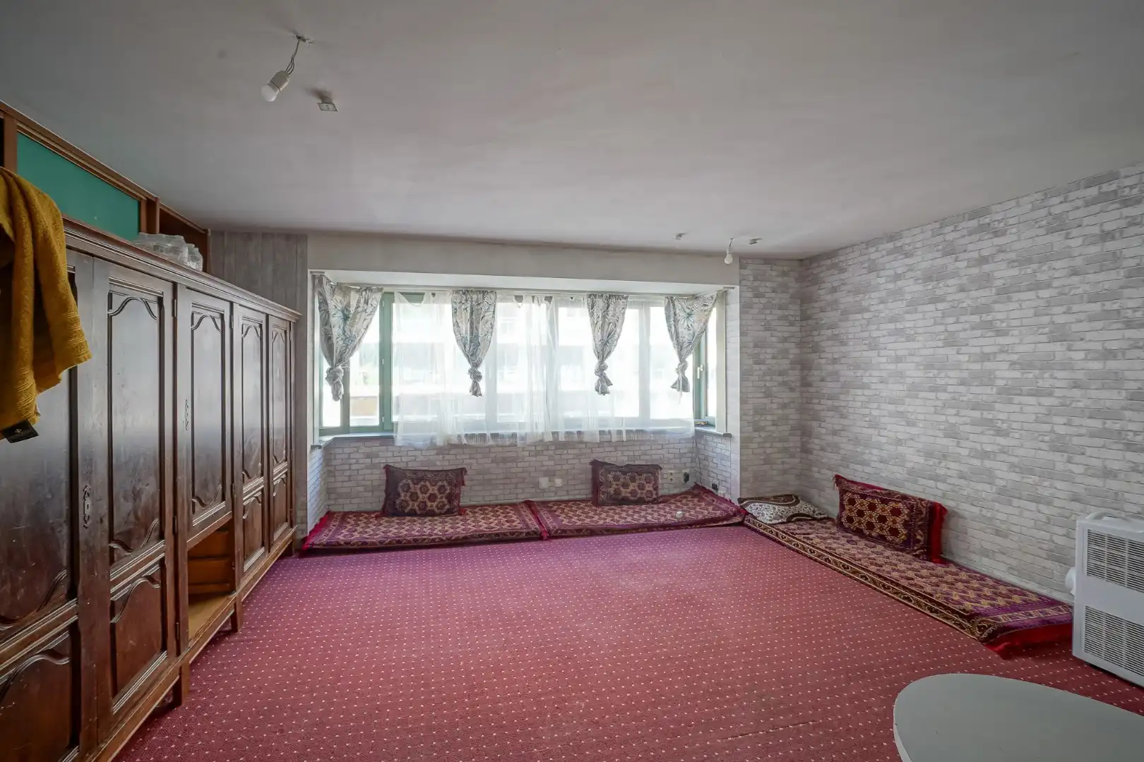 Handelsgelijkvloers met bureauruimte te Oostende foto 12