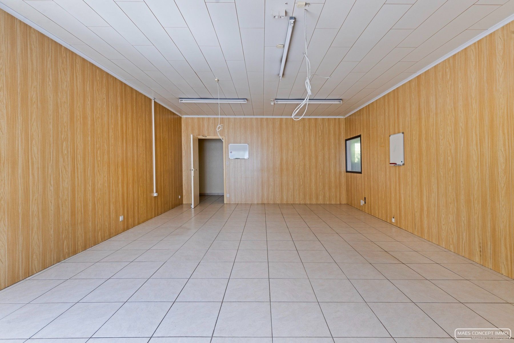 Te koop magazijn met bureaus en grote parking te Anzegem foto 14