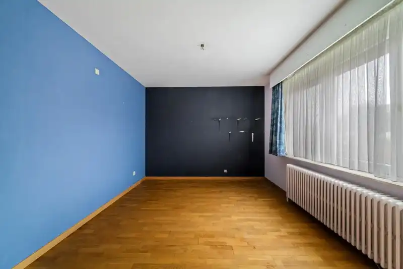 Karaktervolle hoekwoning met 5 slaapkamers en polyvalente handelsruimte foto 13