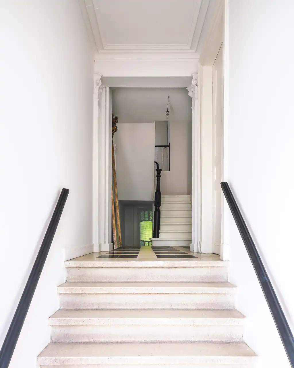 Klassevolle herenwoning met interieur van Peter Ivens & Bea Mombaers, volwassen stadstuin, inpandige garage en uitzonderlijk zicht op de Visserij. foto 20