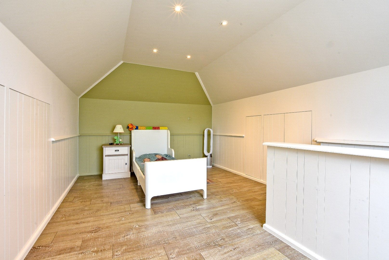 Instapklare alleenstaande woning met 4/5 slaapkamer op 2.084m² te Diksmuide! foto 20