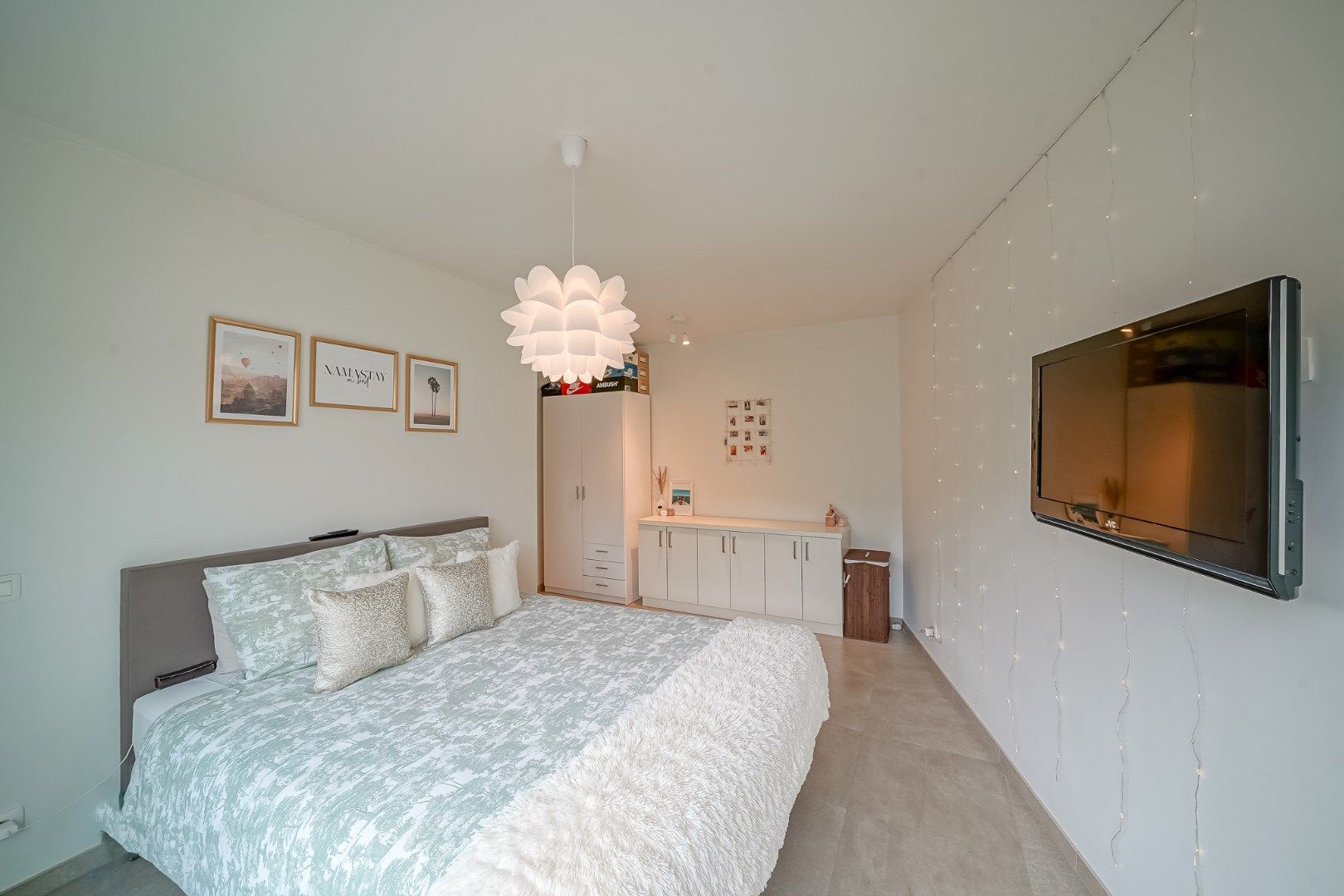 Recent gelijkvloers 2-slaapkamer appartement vlakbij de Spuikom te Bredene foto 12