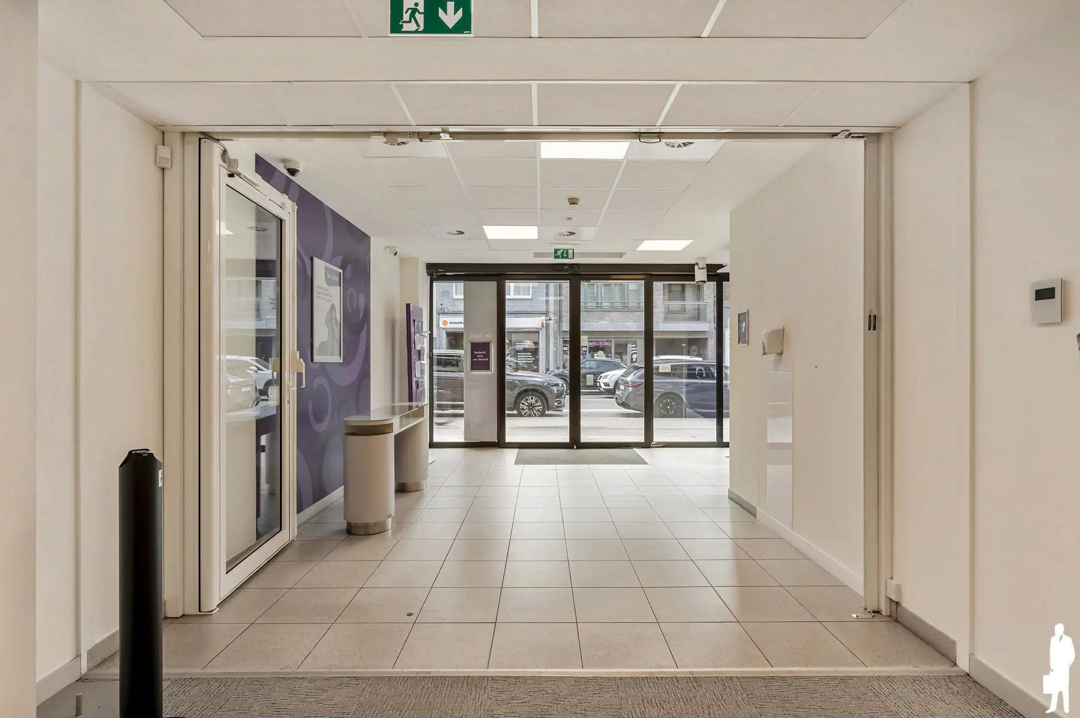 Instapklare handelsruimte van ca. 369 m² op een absolute toplocatie.  foto 2