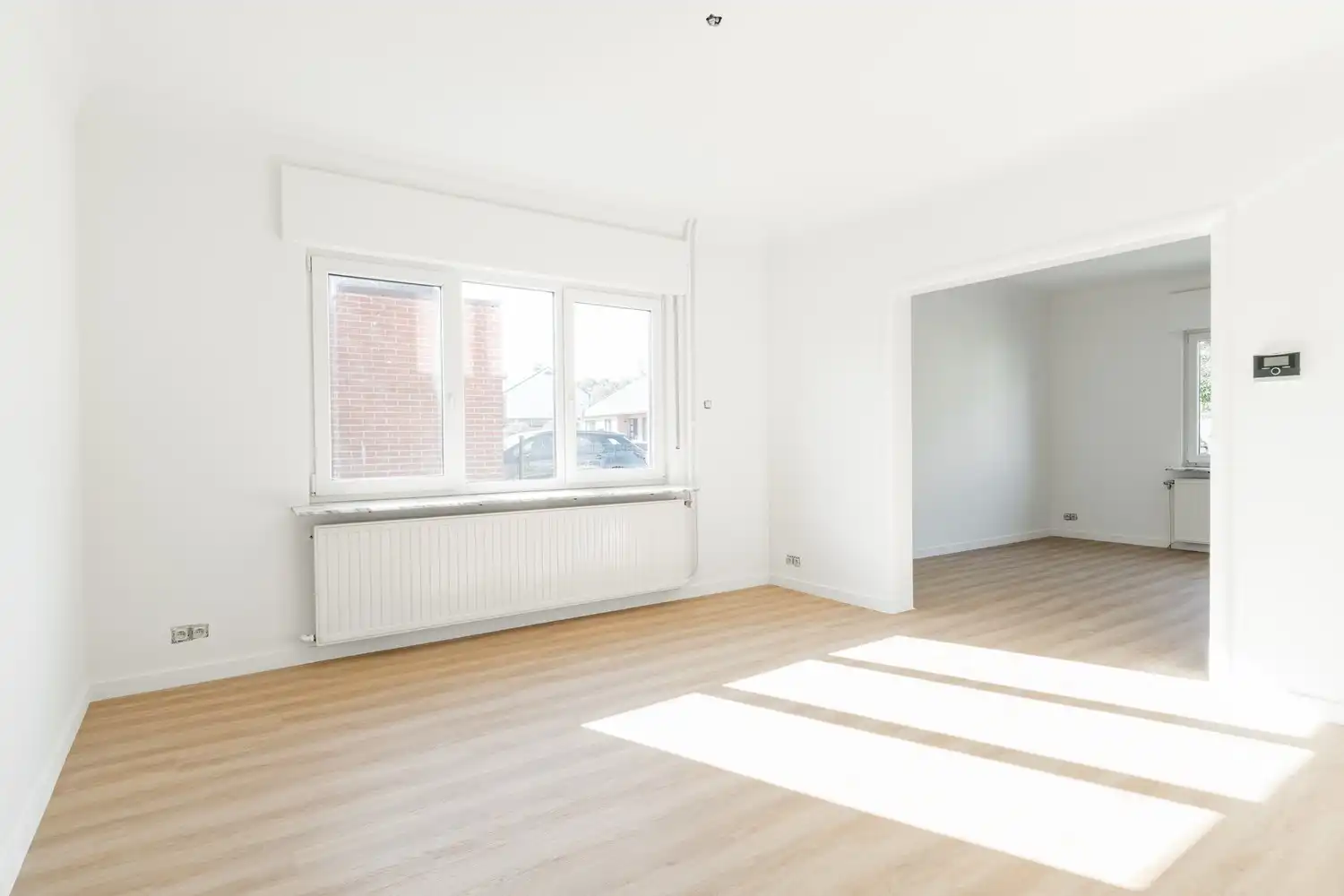 Volledig gerenoveerde ruime gezinswoning in het hart van Eksel foto 8