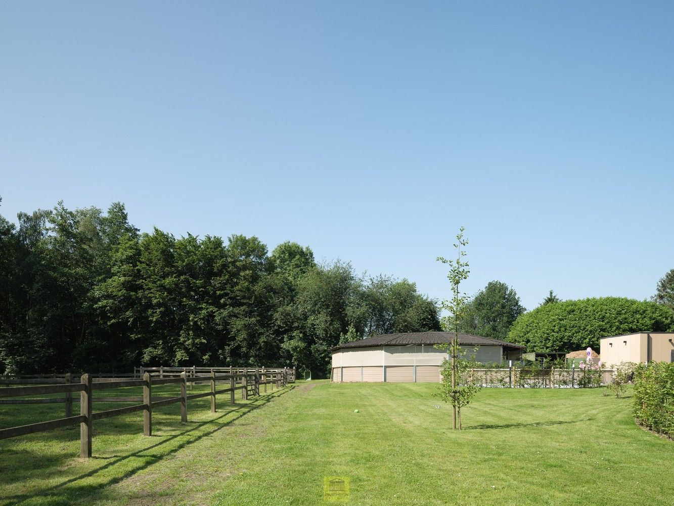 Uitzonderlijk pand - manege met gastenverblijf foto 6