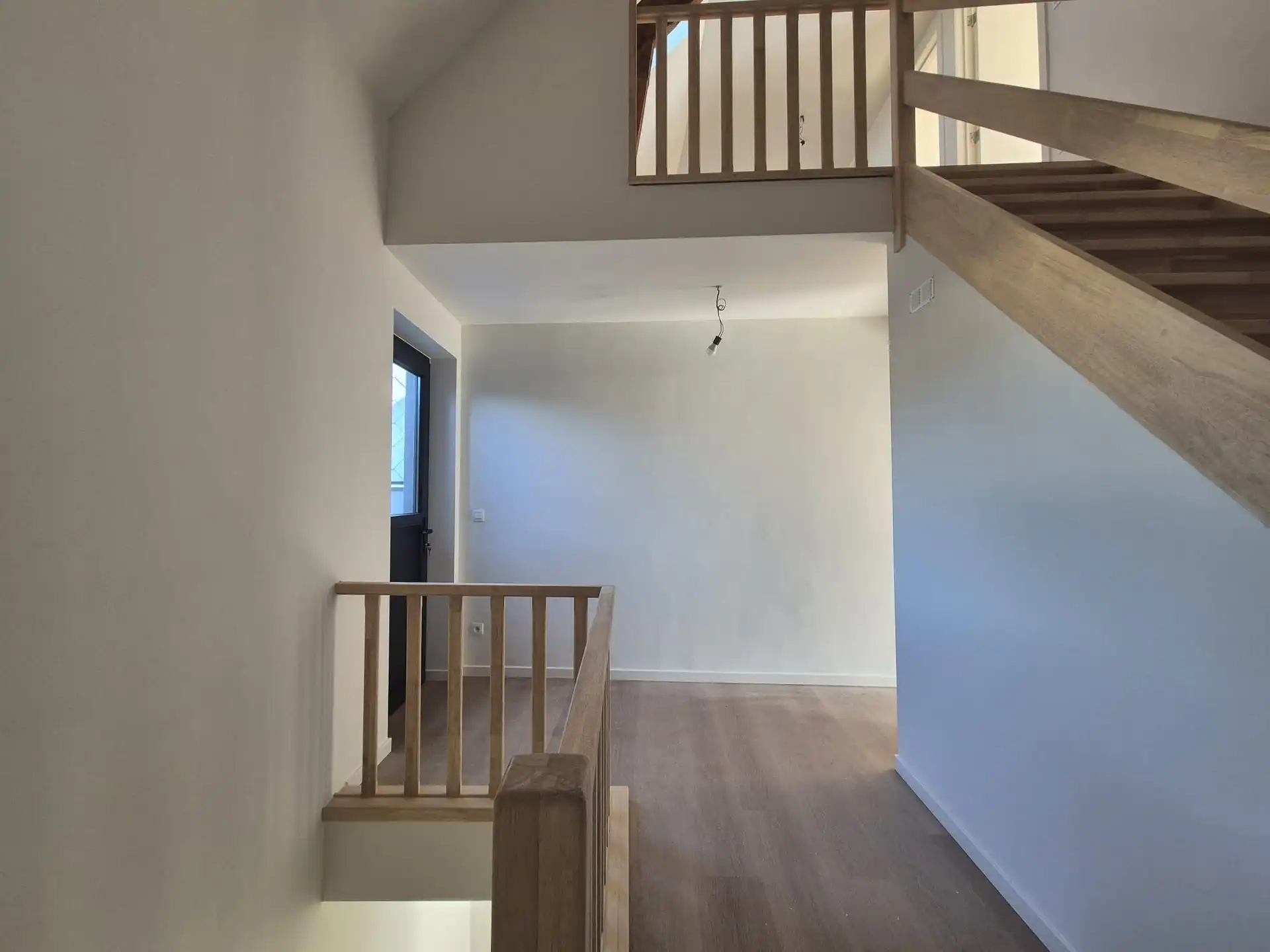Ruim triplex appartement met polyvalente ruimte op toplocatie in het hart van Wetteren foto 12