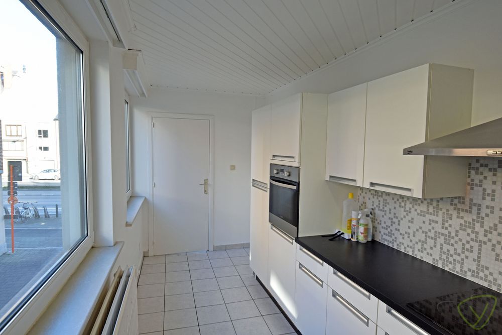 Ruim appartement gelegen nabij de Markt van Eeklo foto 7