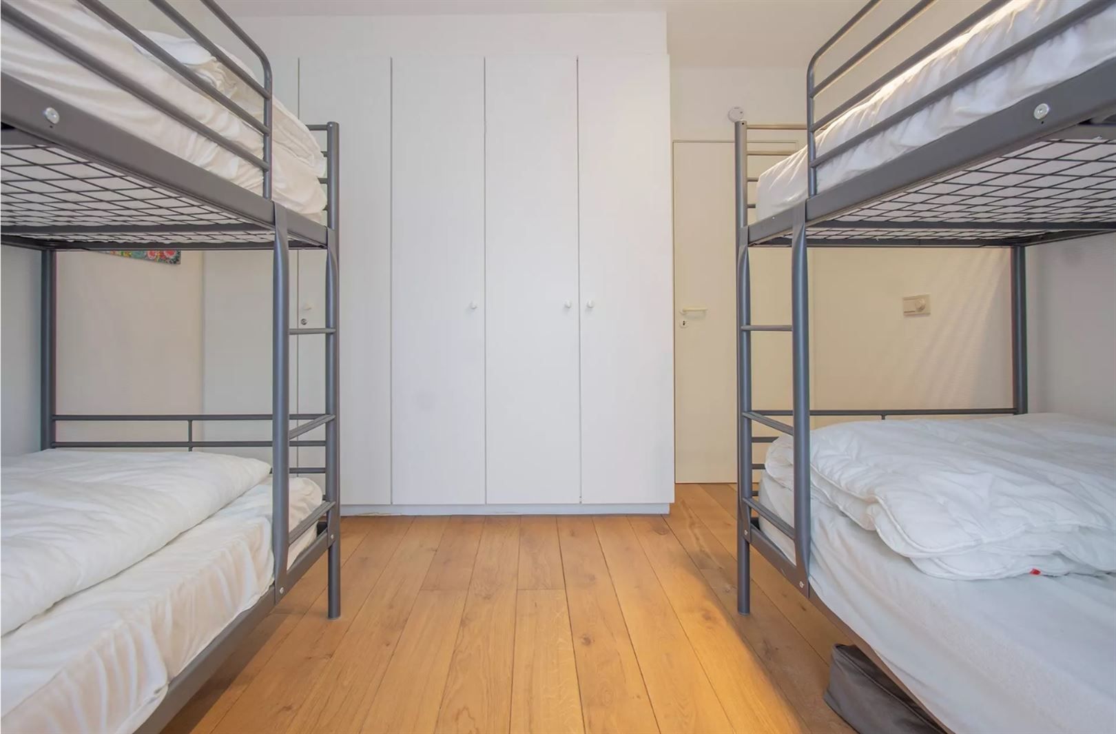 Heel mooi ingericht appartement met 2 volwaardige slaapkamers, zonnekant foto 13