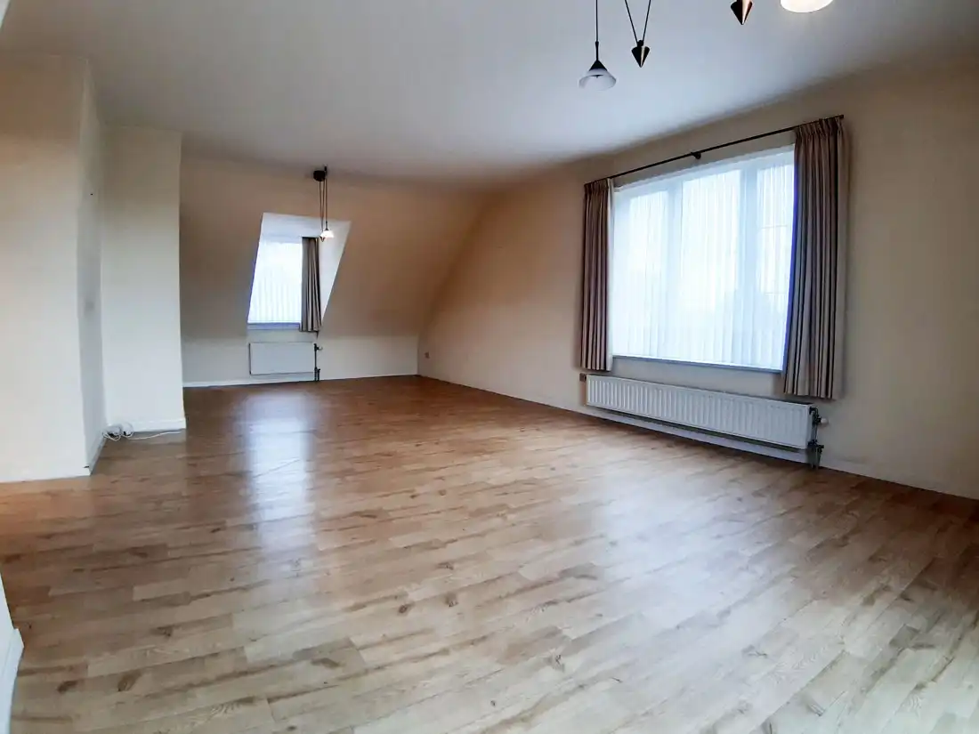 Ruim appartement op de 2de verdieping te Achel foto 5