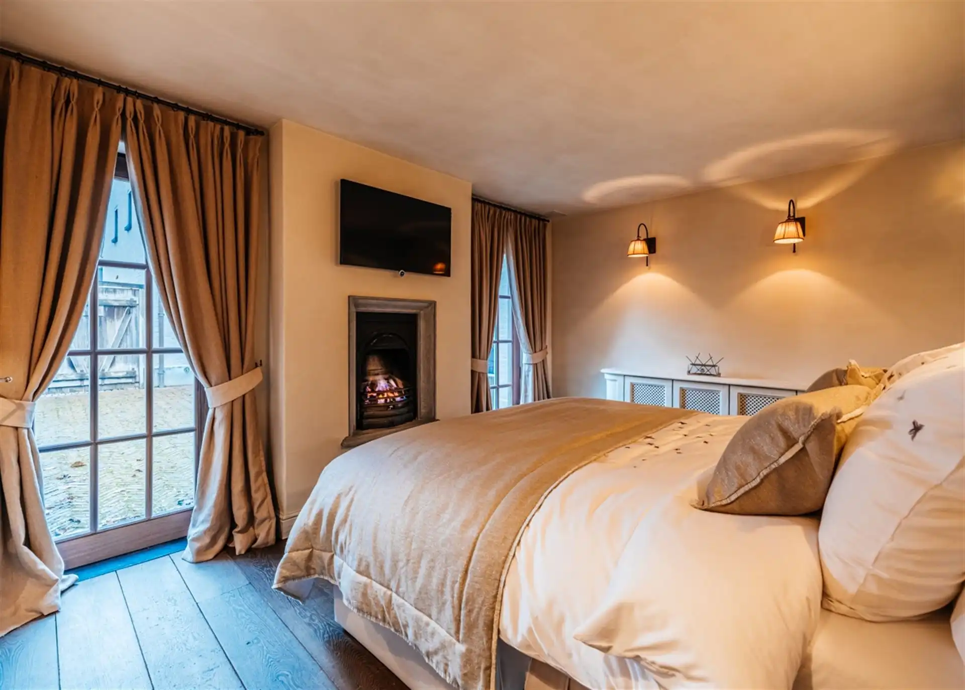 Charmante, hoogwaardig afgewerkte woning in een woonwijk. foto 18