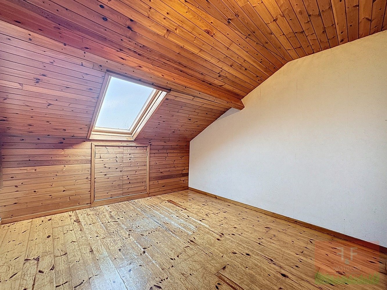 Triplex appartement met gelijkvloerse verhuurbare winkelruimte en aparte garage foto 21