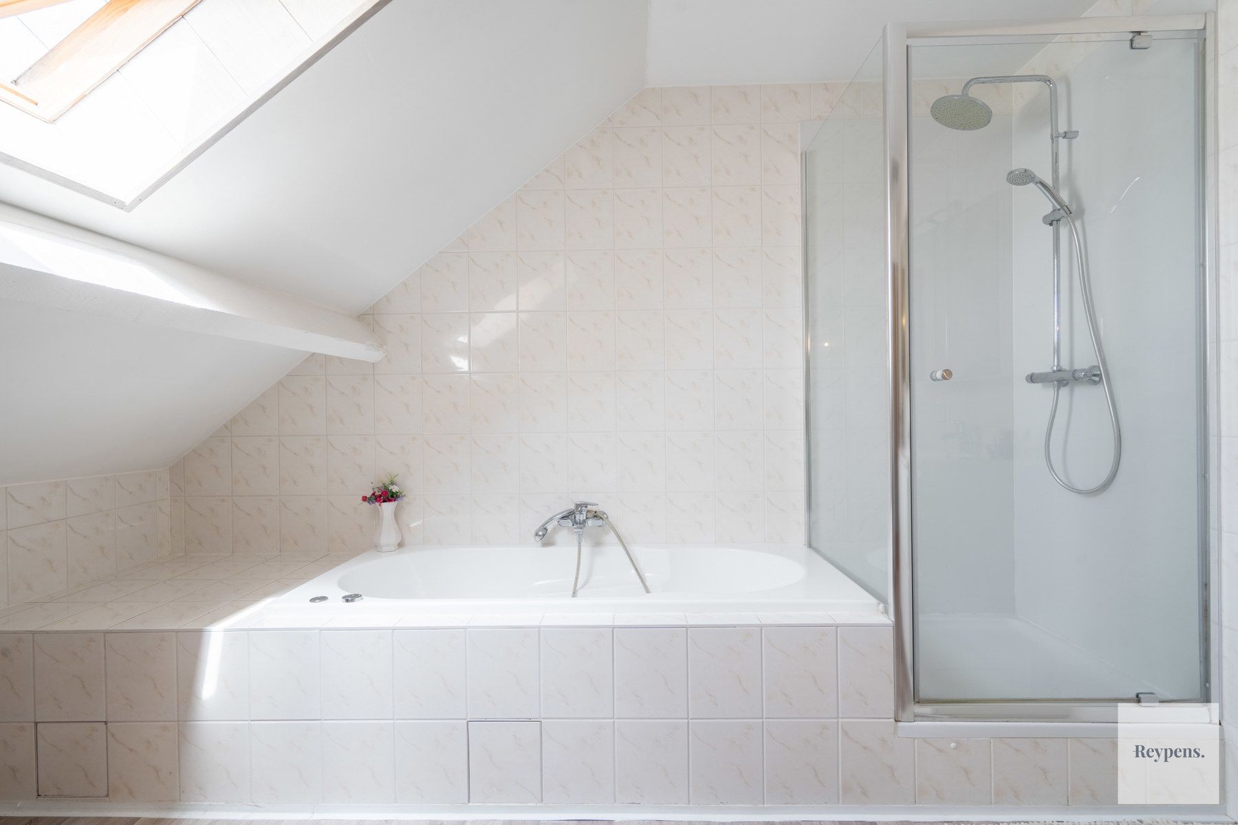 Ruim appartement in het hartje van het centrum! foto 15