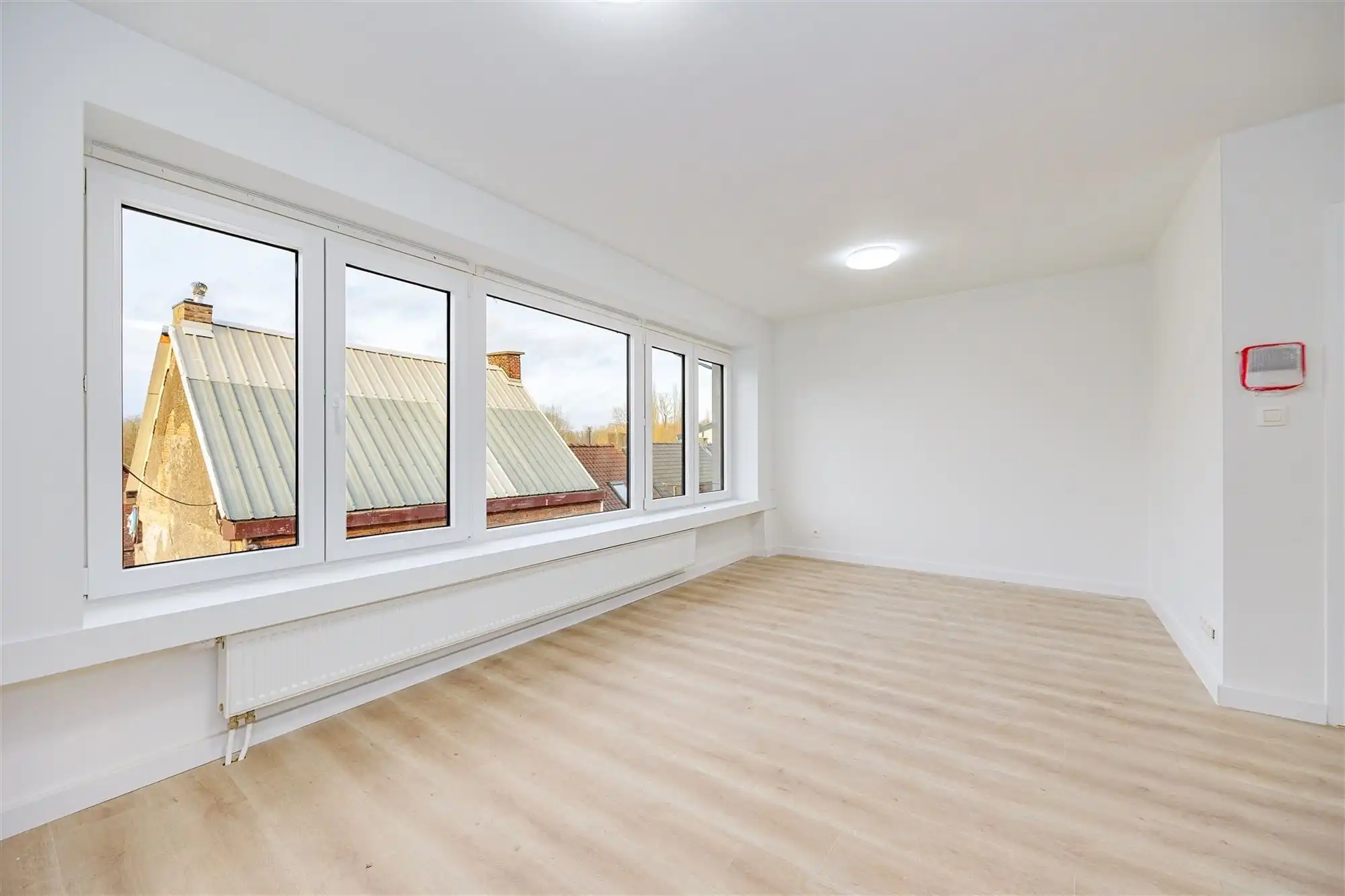 gerenoveerd appartement met terras foto 4