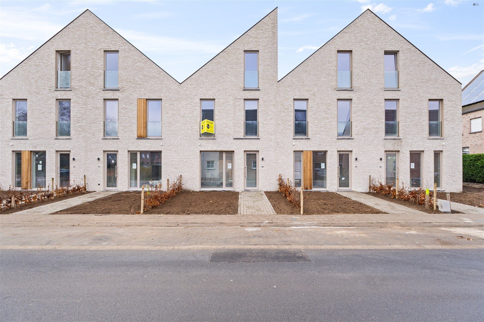 Kwalitatieve rijwoning te Vrasene foto 7