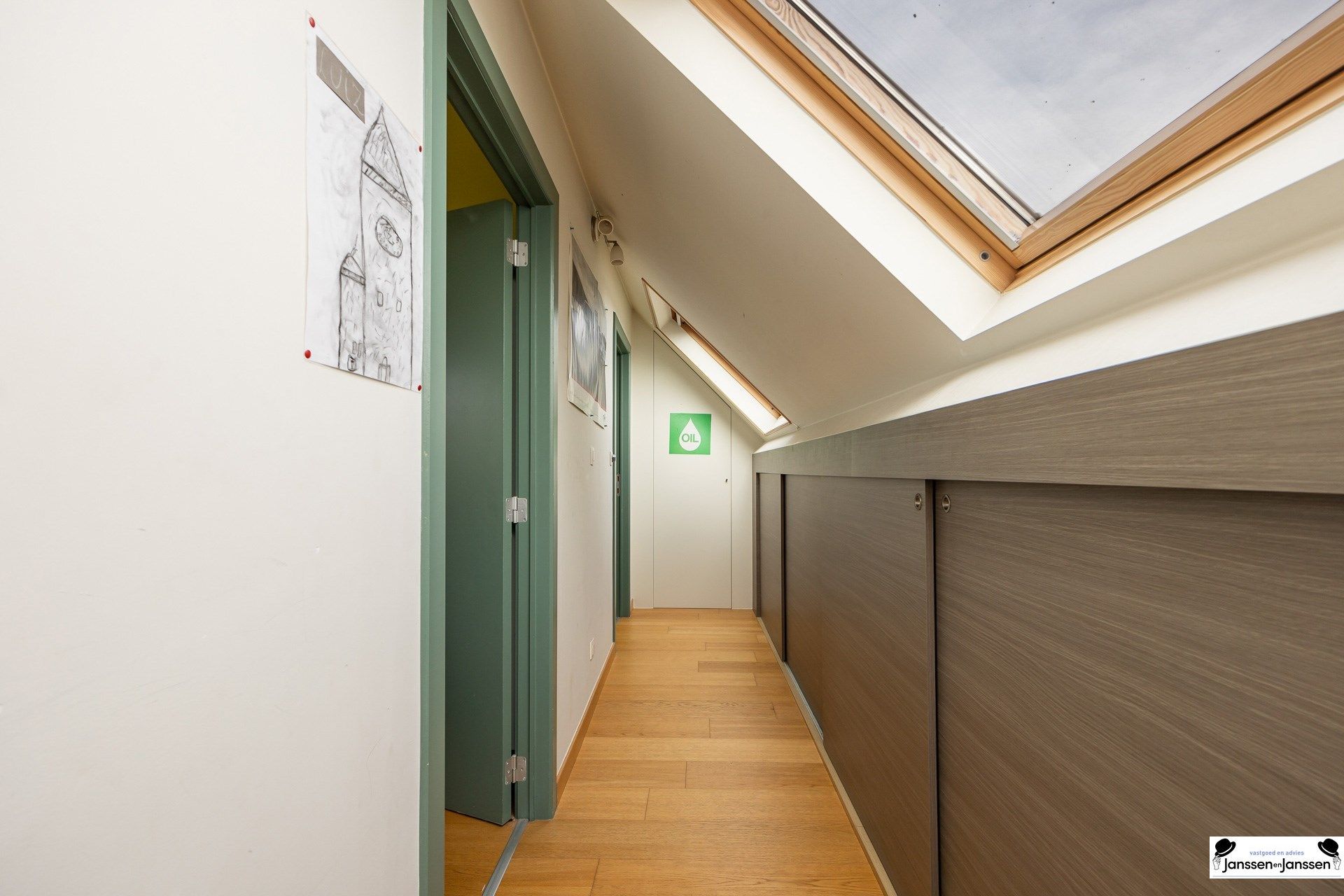 Prachtig gerenoveerde woning met 3 slaapkamers en groene tuin in Ekeren! foto 24